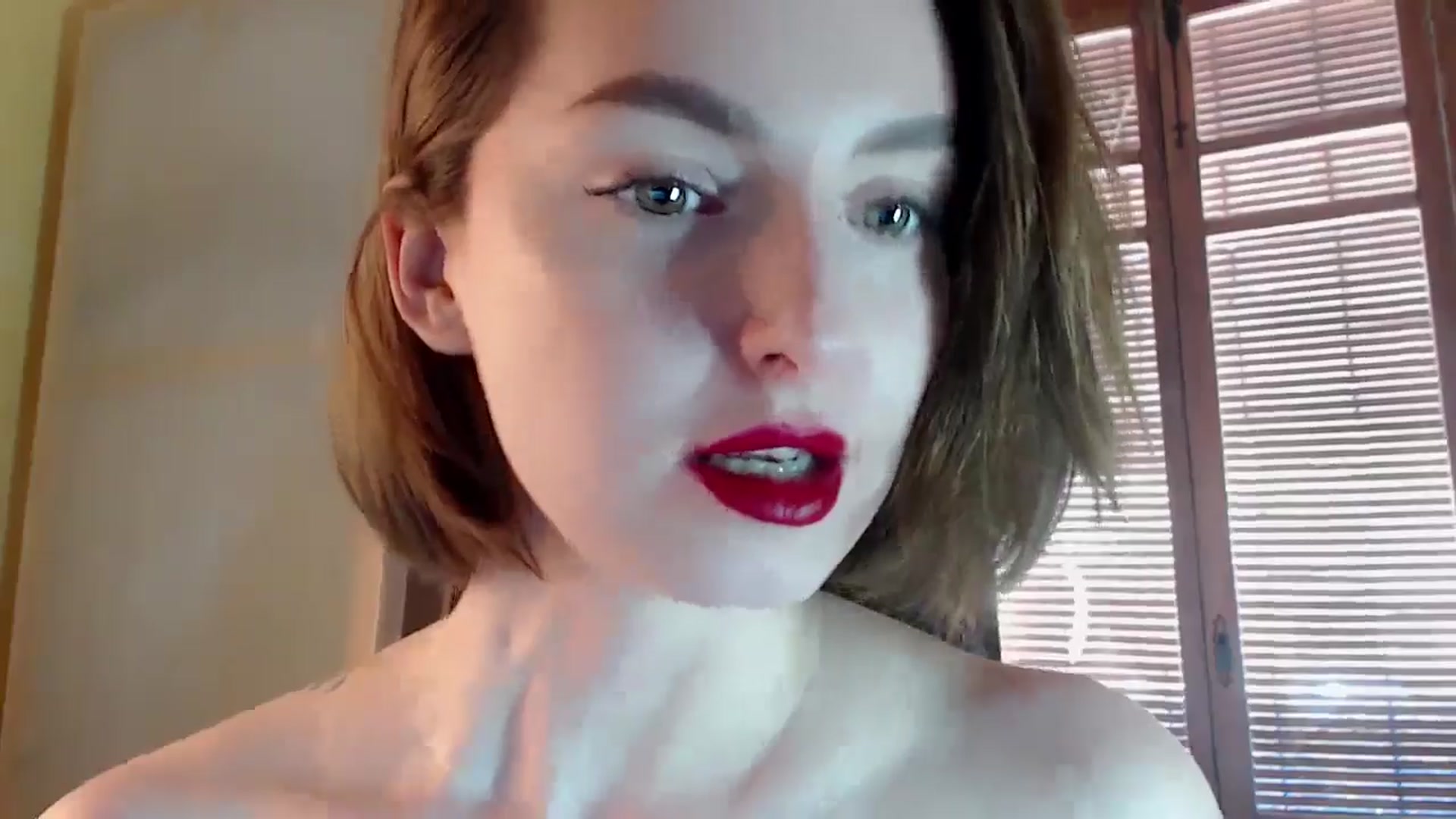 Gallery image thumbnail from Red_Lips_Girl's myfreecams stream on, 05/15/2024, 14:51 image 18 of 20