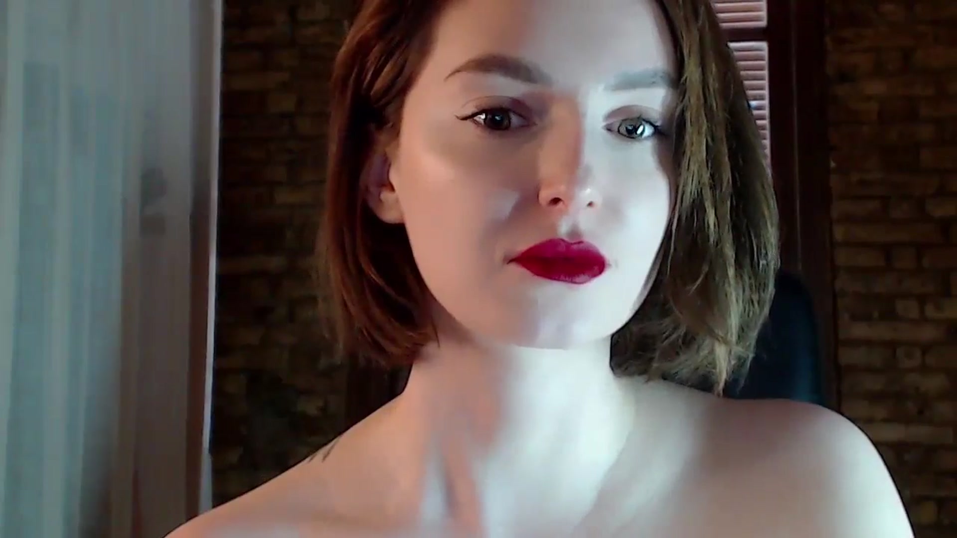 Gallery image thumbnail from Red_Lips_Girl's myfreecams stream on, 05/15/2024, 15:37 image 16 of 20