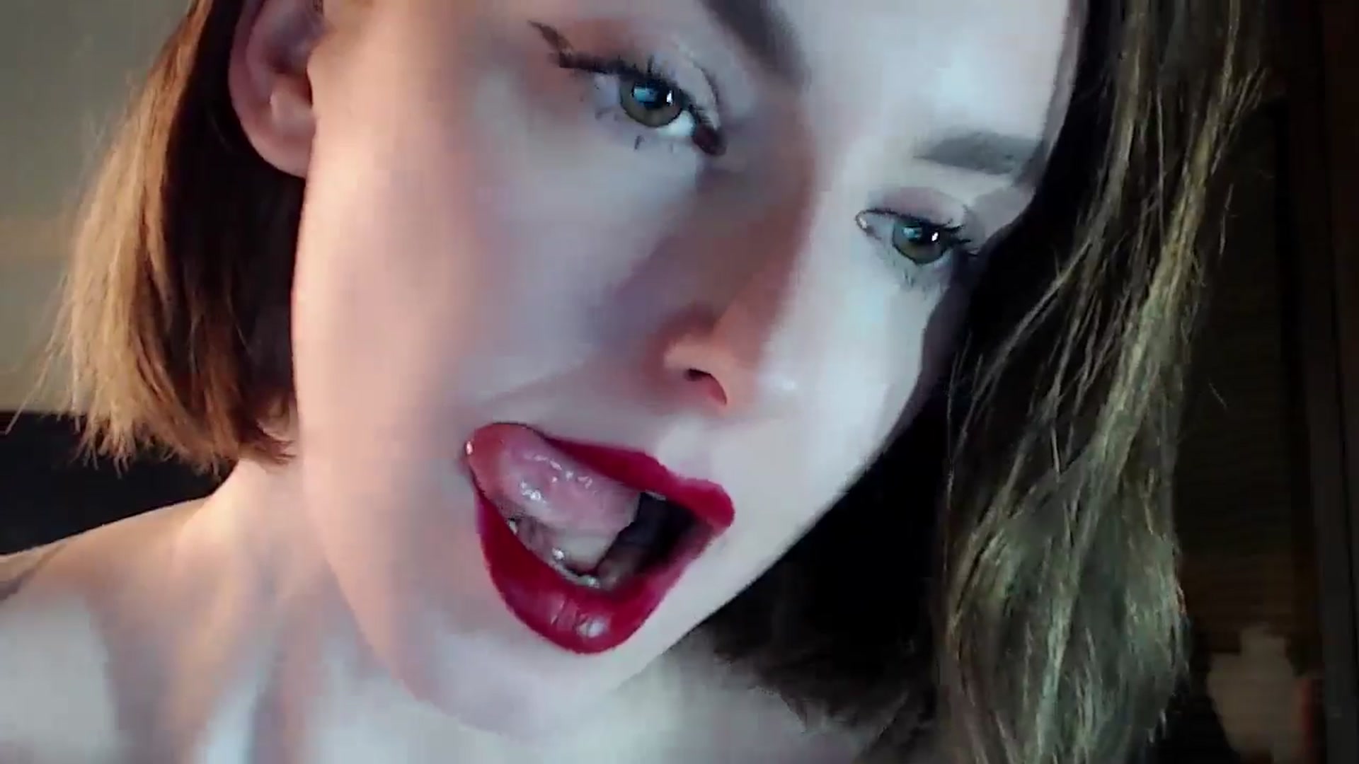 Gallery image thumbnail from Red_Lips_Girl's myfreecams stream on, 05/15/2024, 23:28 image 12 of 20