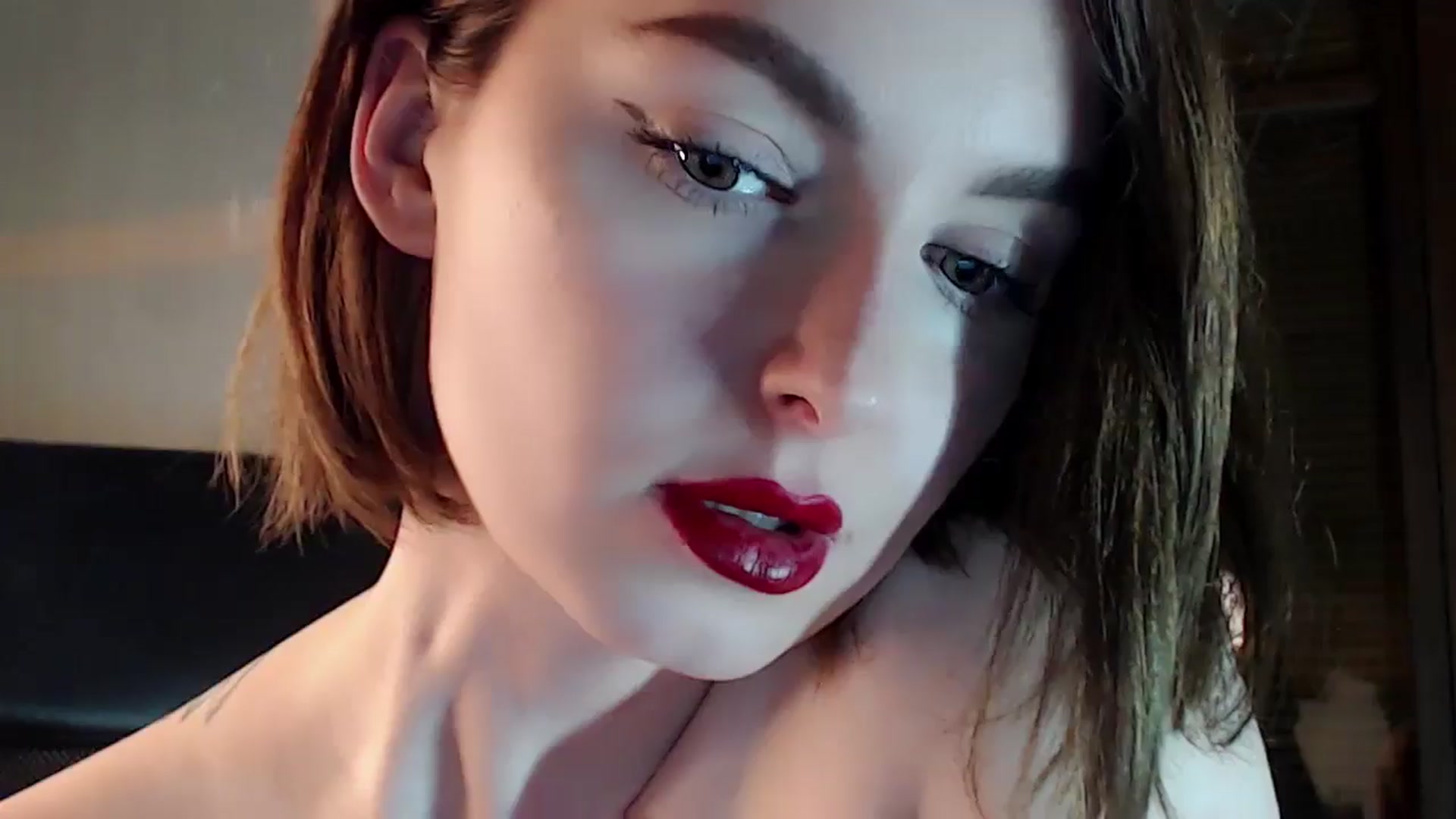 Gallery image thumbnail from Red_Lips_Girl's myfreecams stream on, 05/15/2024, 23:28 image 13 of 20