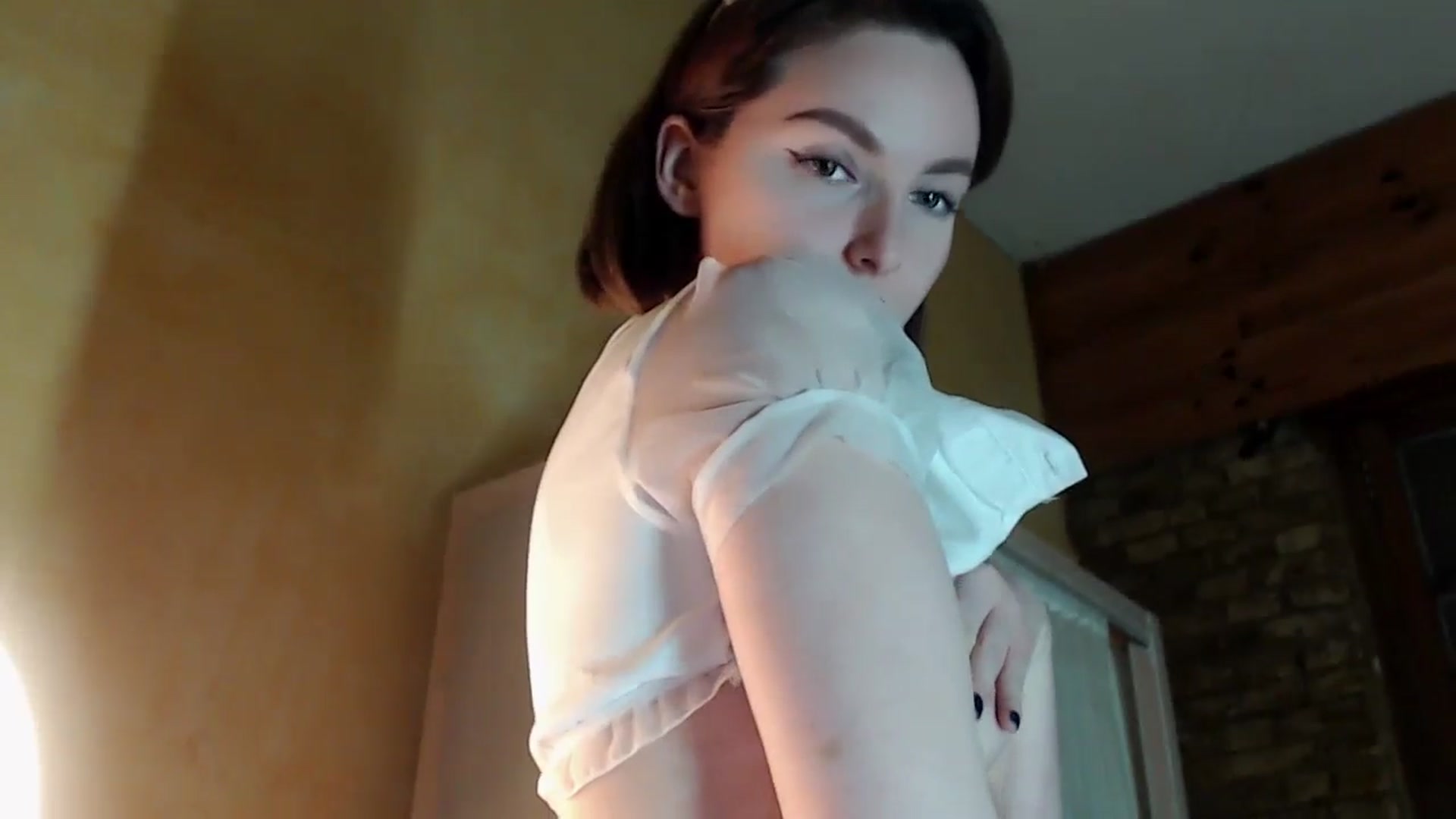 Gallery image thumbnail from Red_Lips_Girl's myfreecams stream on, 05/15/2024, 23:28 image 7 of 20