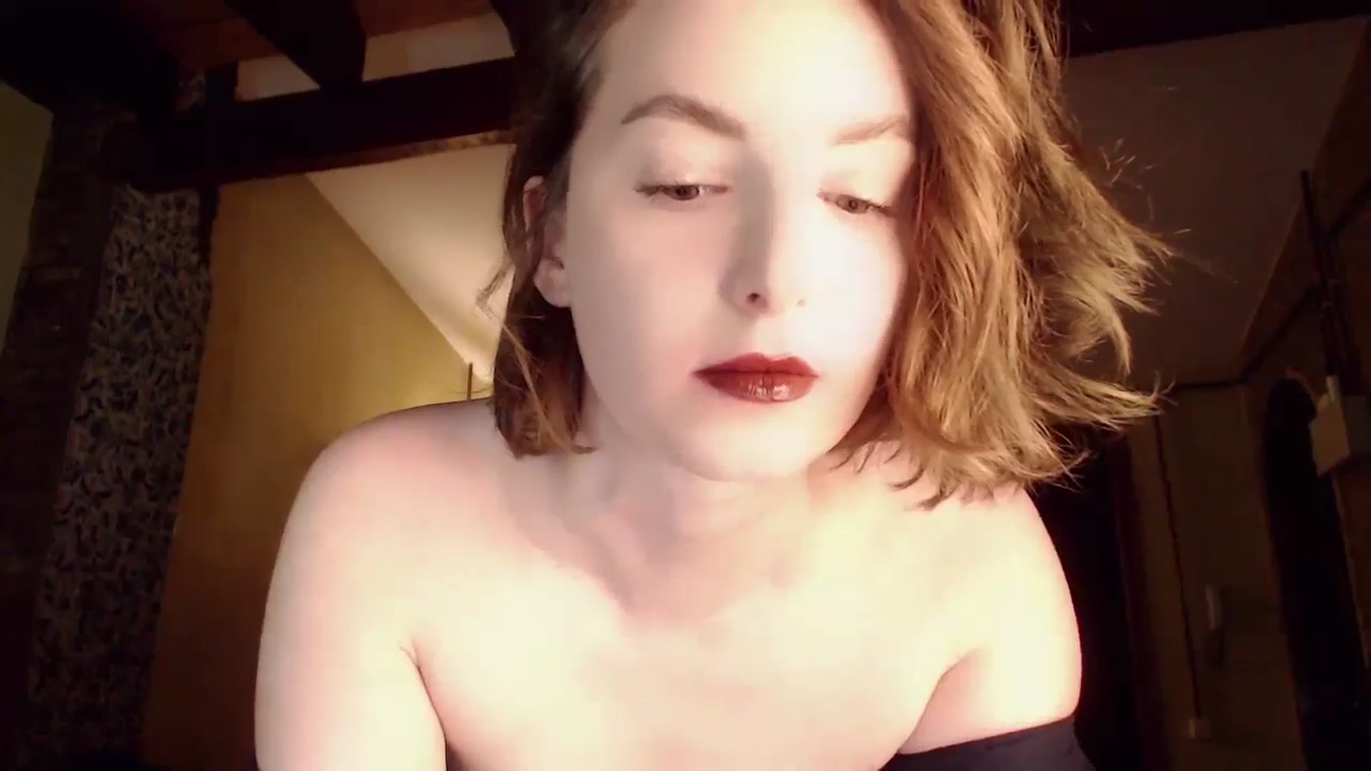 Gallery image thumbnail from Red_Lips_Girl's myfreecams stream on, 05/29/2024, 23:30 image 5 of 20