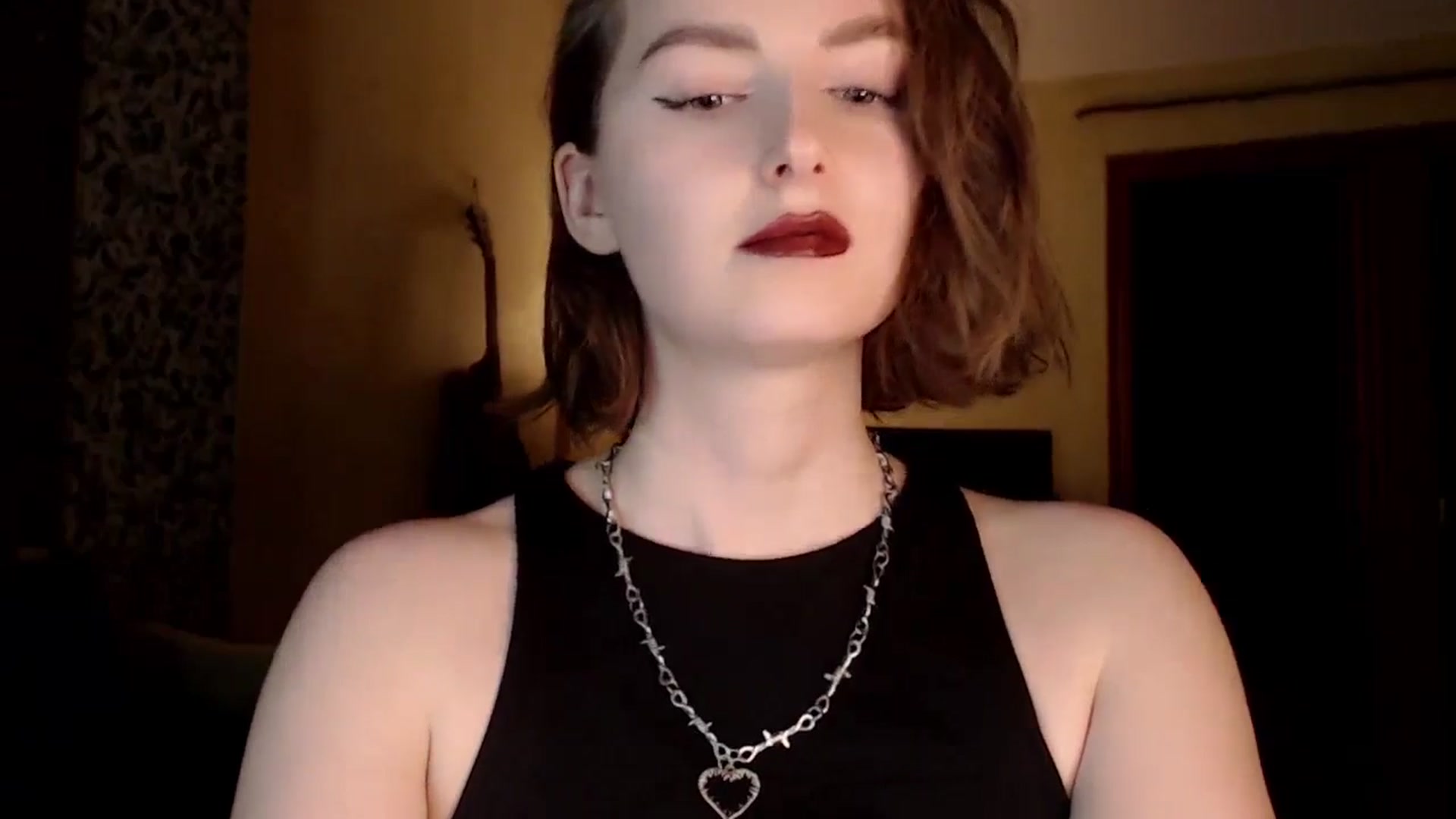 Gallery image thumbnail from Red_Lips_Girl's myfreecams stream on, 05/30/2024, 22:24 image 20 of 20