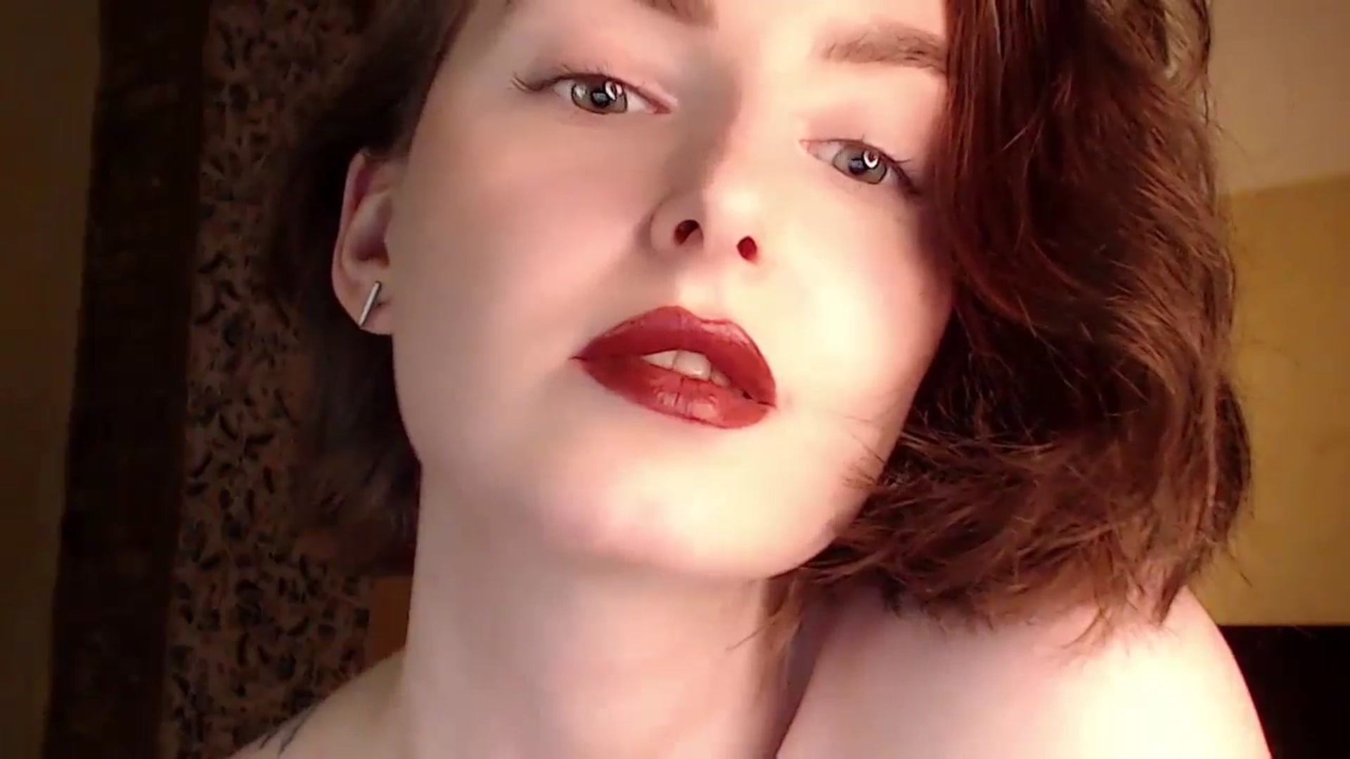 Gallery image thumbnail from Red_Lips_Girl's myfreecams stream on, 06/06/2024, 22:51 image 11 of 20