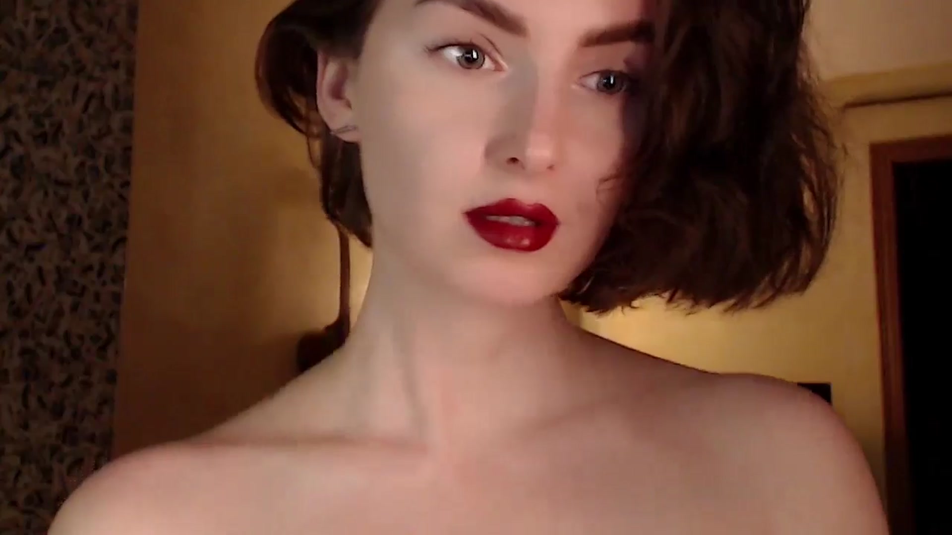 Gallery image thumbnail from Red_Lips_Girl's myfreecams stream on, 06/07/2024, 24:02 image 17 of 20