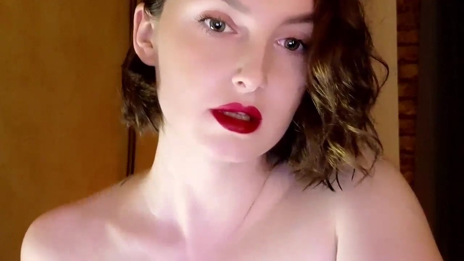 Gallery image thumbnail from Red_Lips_Girl's myfreecams stream on, 06/17/2024, 21:57 image 12 of 20