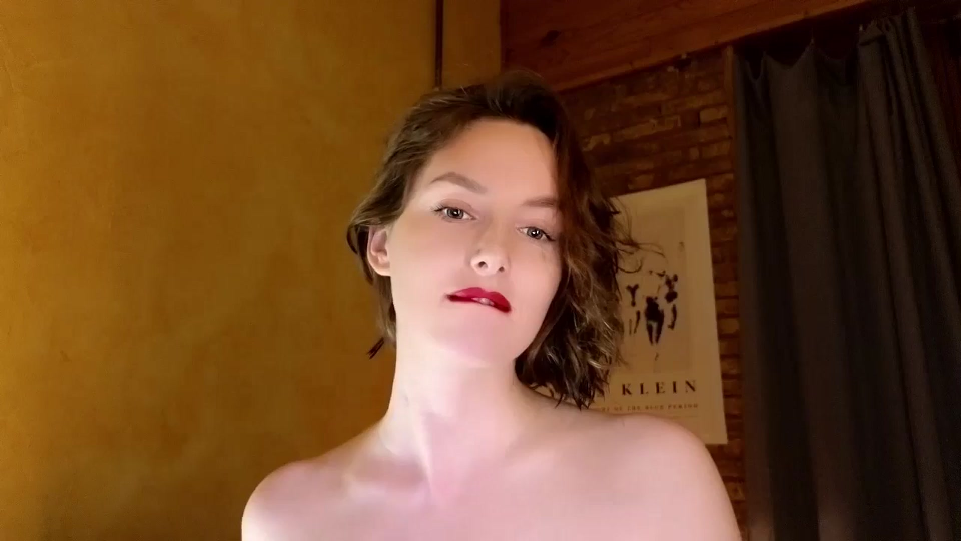 Gallery image thumbnail from Red_Lips_Girl's myfreecams stream on, 06/17/2024, 21:57 image 6 of 20