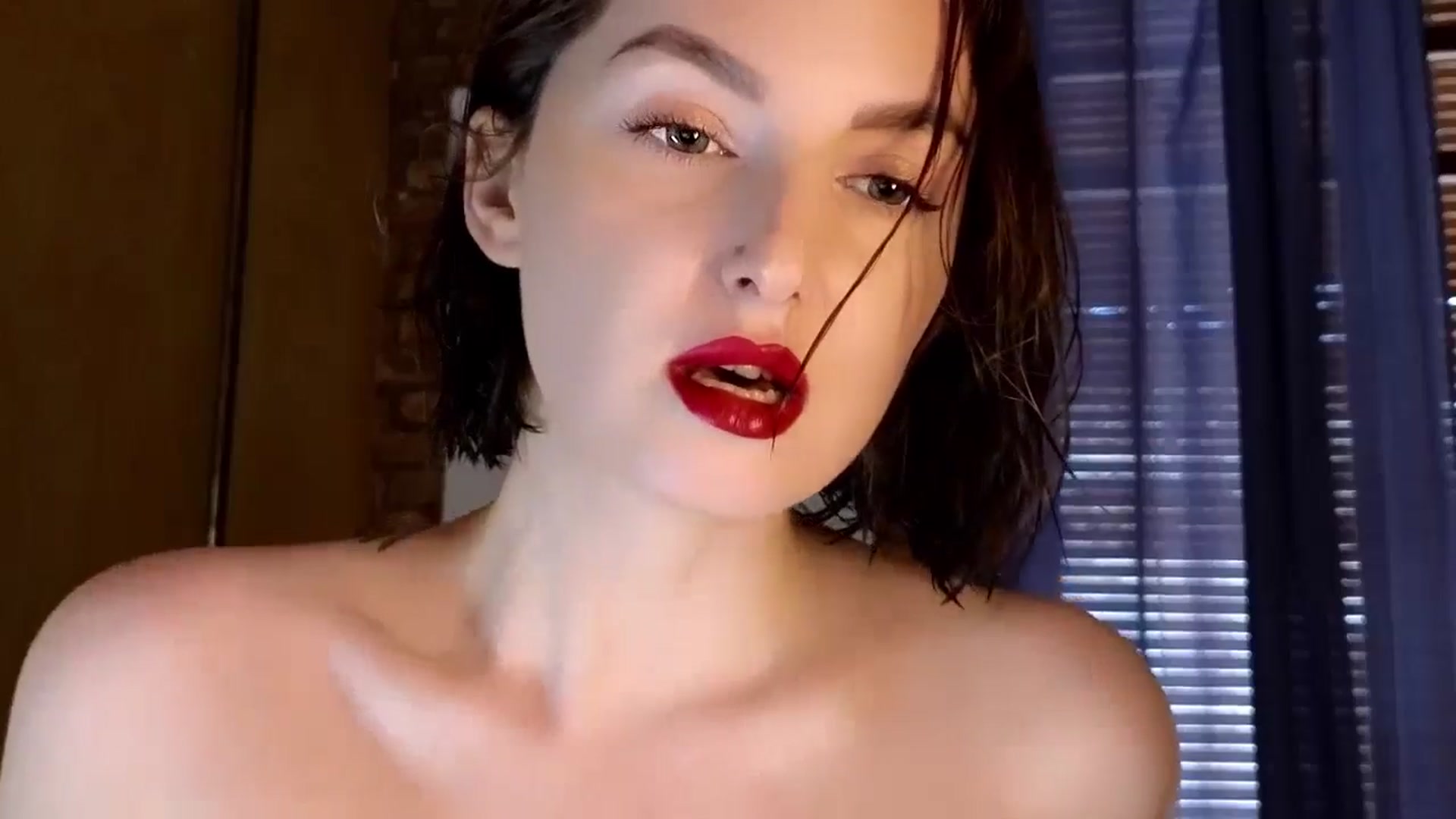 Gallery image thumbnail from Red_Lips_Girl's myfreecams stream on, 06/24/2024, 18:31 image 8 of 20