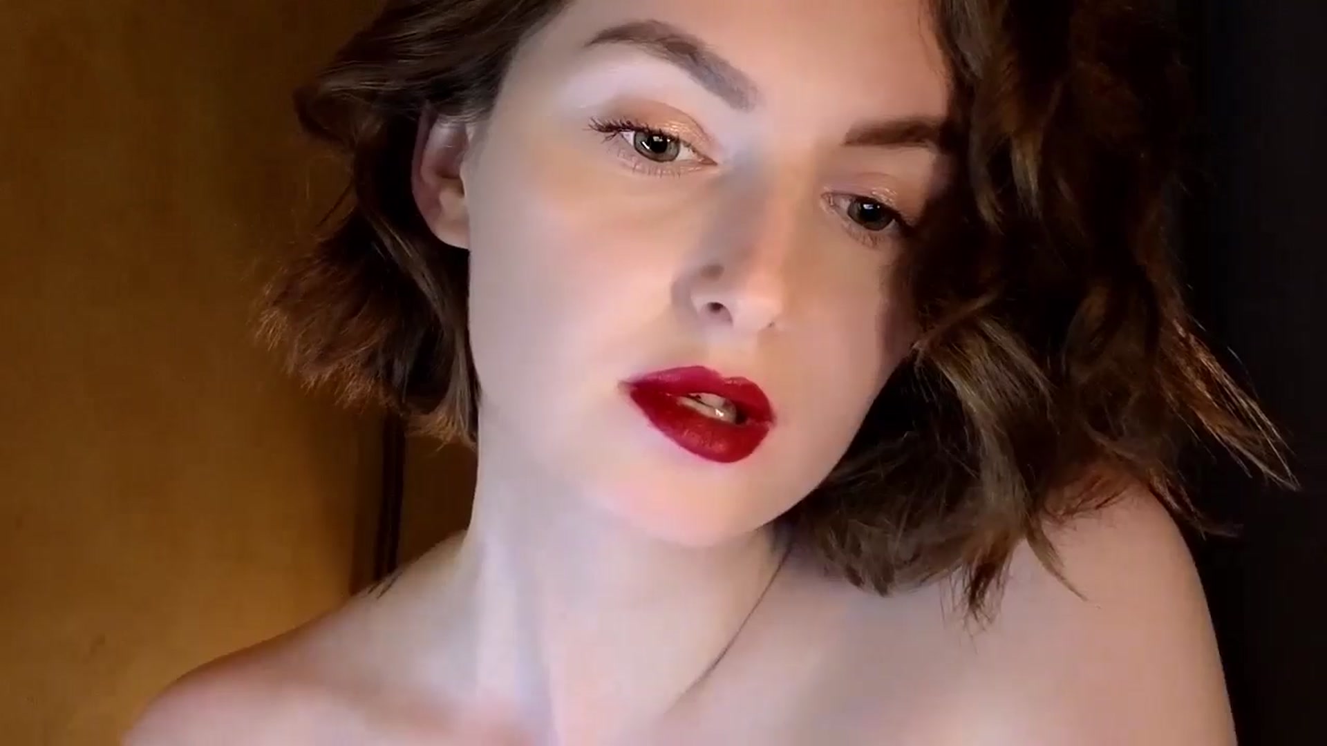 Gallery image thumbnail from Red_Lips_Girl's myfreecams stream on, 06/25/2024, 02:05 image 19 of 20