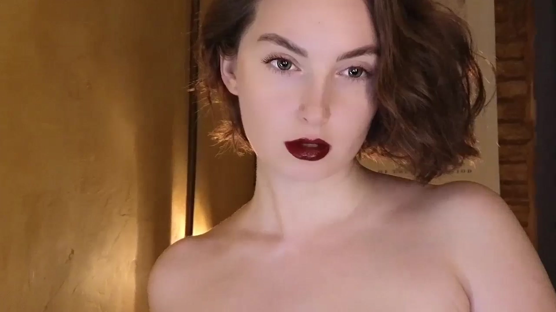 Gallery image thumbnail from Red_Lips_Girl's myfreecams stream on, 06/25/2024, 23:23 image 16 of 20