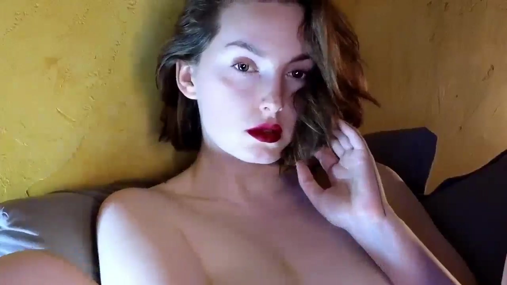 Gallery image thumbnail from Red_Lips_Girl's myfreecams stream on, 07/08/2024, 24:53 image 12 of 20