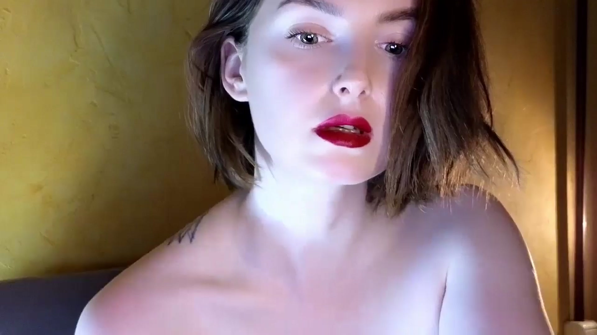 Gallery image thumbnail from Red_Lips_Girl's myfreecams stream on, 07/08/2024, 24:53 image 2 of 20