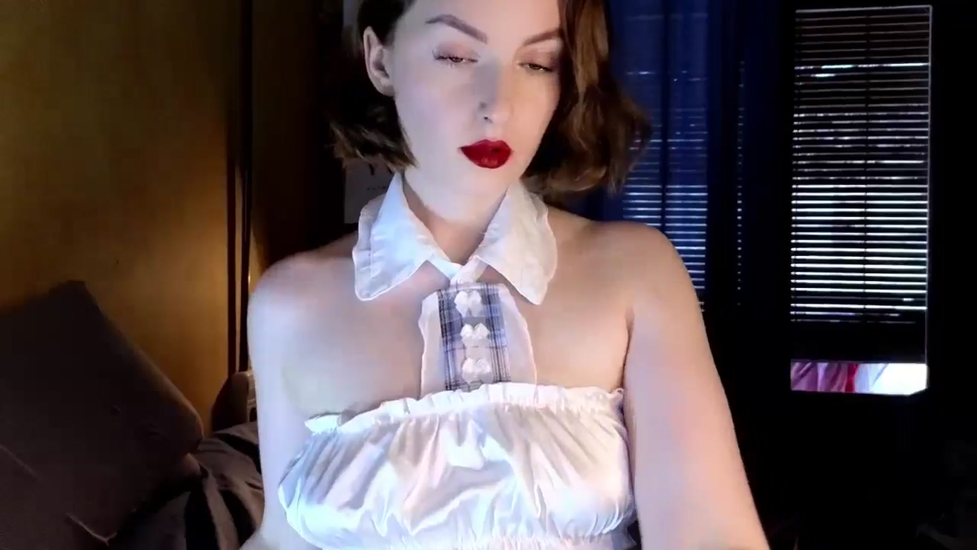 Gallery image thumbnail from Red_Lips_Girl's myfreecams stream on, 07/14/2024, 19:12 image 2 of 20
