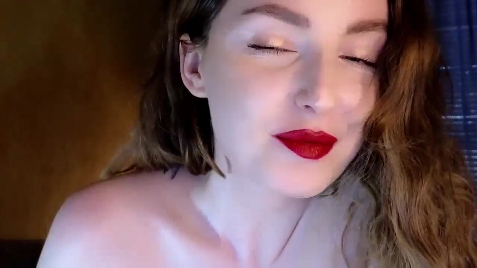 Gallery image thumbnail from Red_Lips_Girl's myfreecams stream on, 07/20/2024, 19:02 image 4 of 20