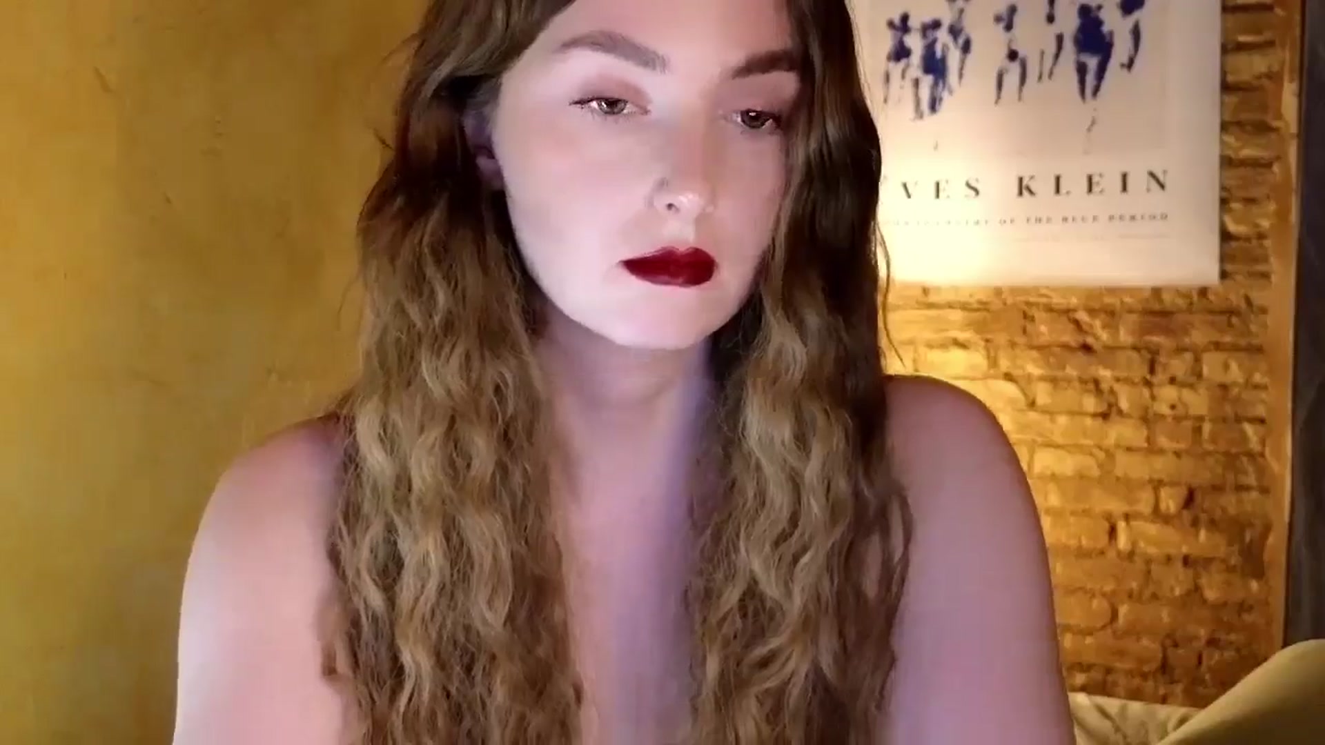 Gallery image thumbnail from Red_Lips_Girl's myfreecams stream on, 07/27/2024, 21:19 image 18 of 20