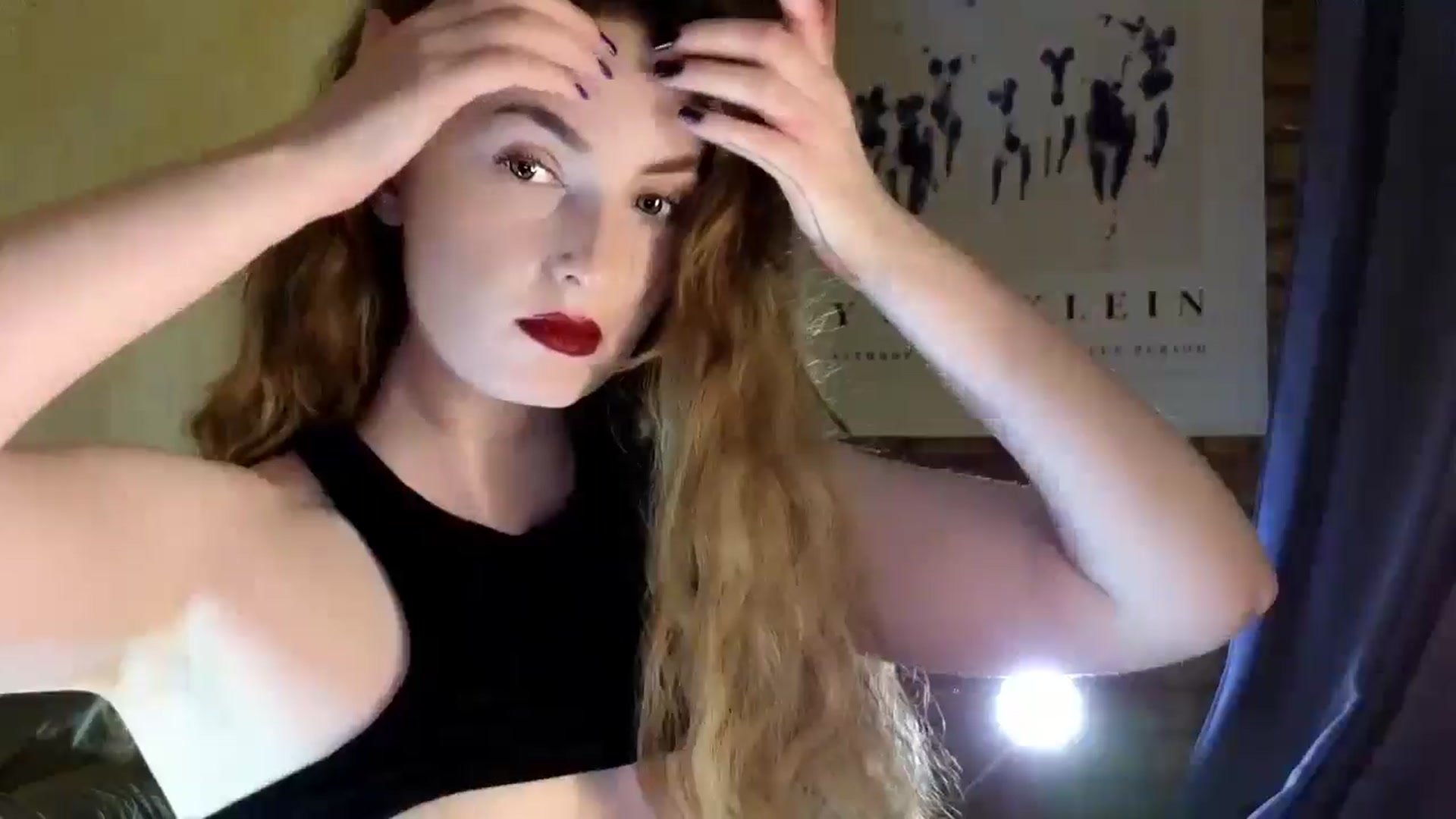 Gallery image thumbnail from Red_Lips_Girl's myfreecams stream on, 07/31/2024, 23:12 image 16 of 20