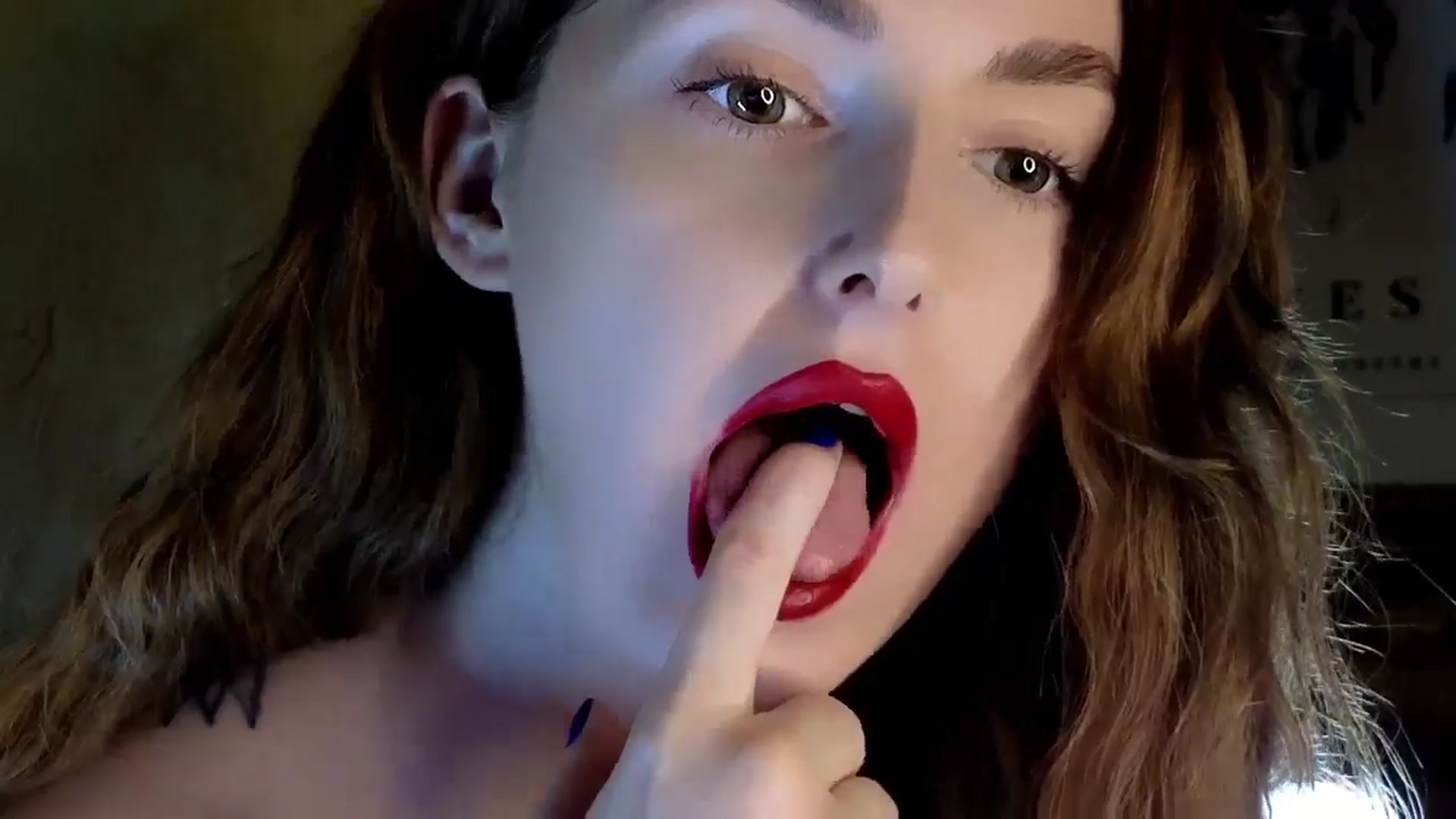 Gallery image thumbnail from Red_Lips_Girl's myfreecams stream on, 08/04/2024, 20:03 image 15 of 20