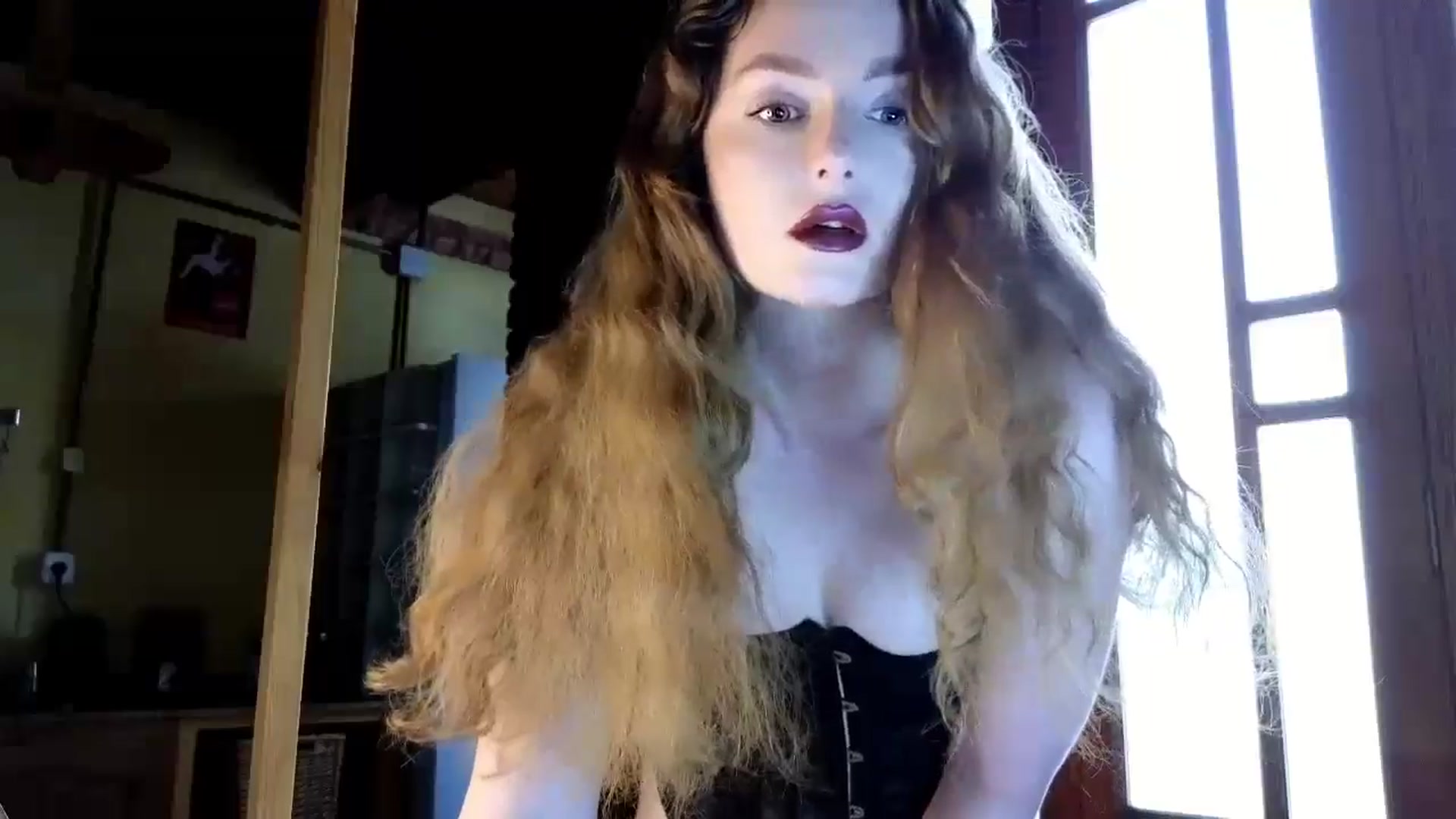 Gallery image thumbnail from Red_Lips_Girl's myfreecams stream on, 08/06/2024, 19:36 image 10 of 20