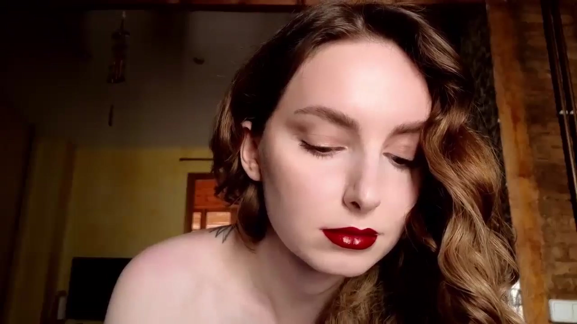 Gallery image thumbnail from Red_Lips_Girl's myfreecams stream on, 08/10/2024, 17:13 image 3 of 20