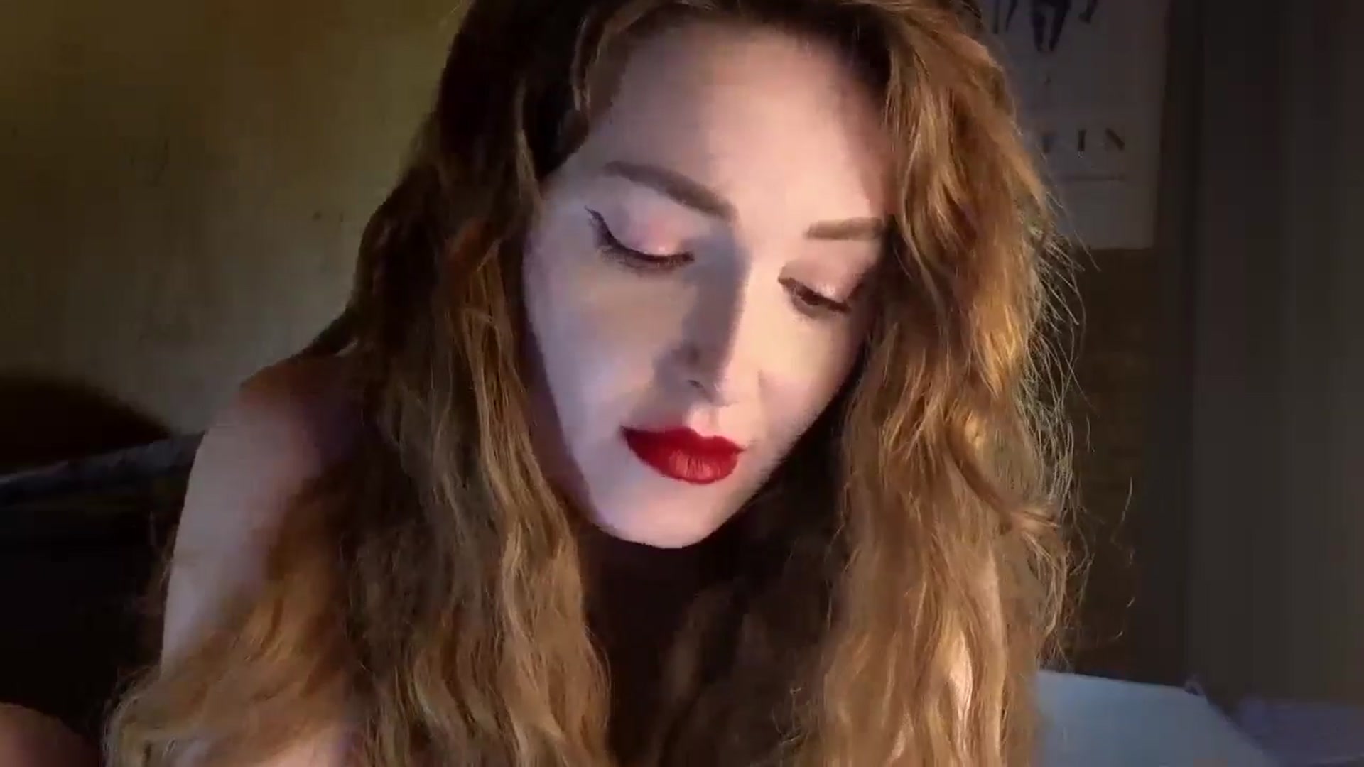 Gallery image thumbnail from Red_Lips_Girl's myfreecams stream on, 08/14/2024, 23:50 image 6 of 20
