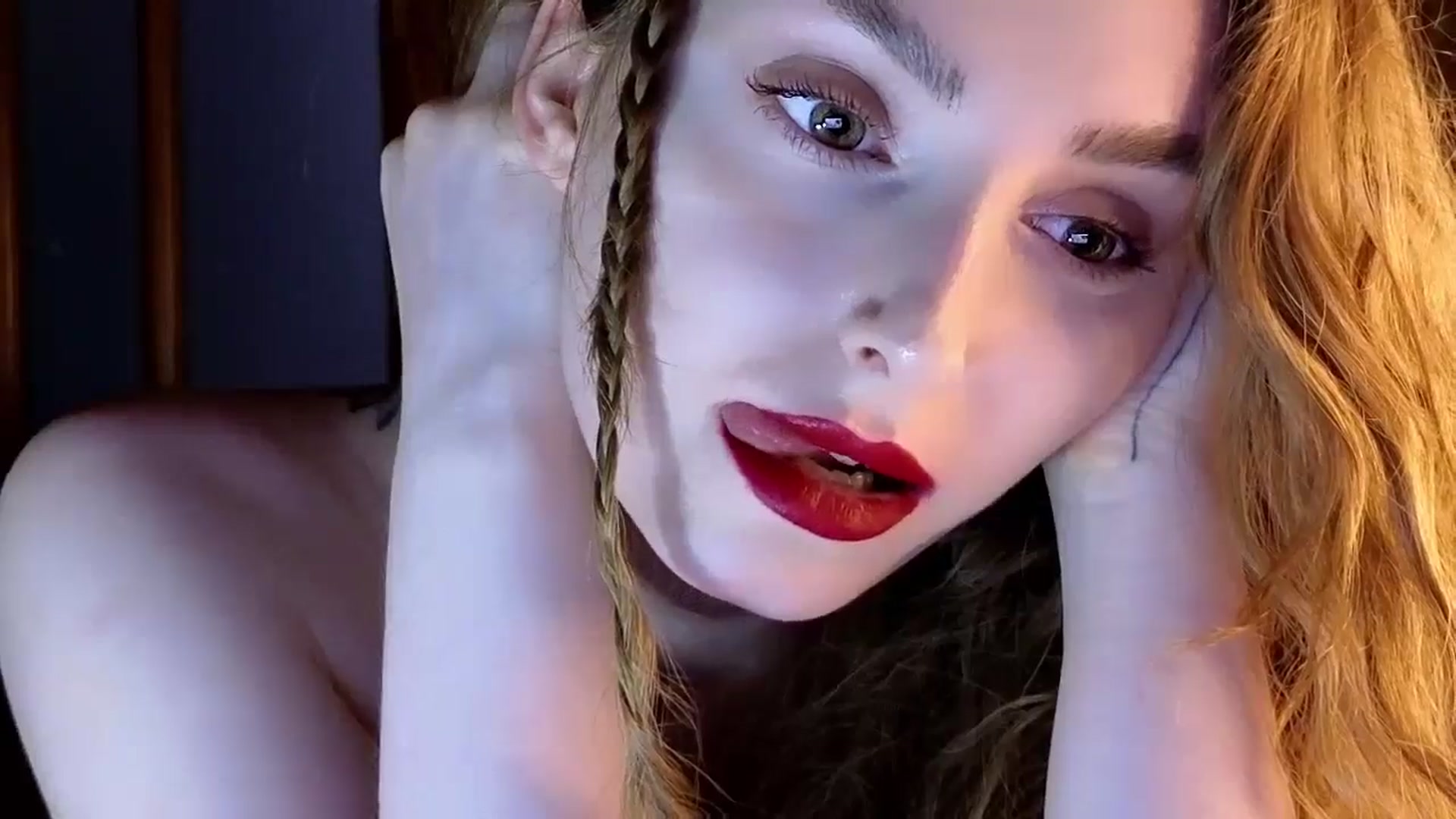 Gallery image thumbnail from Red_Lips_Girl's myfreecams stream on, 08/17/2024, 20:09 image 7 of 20