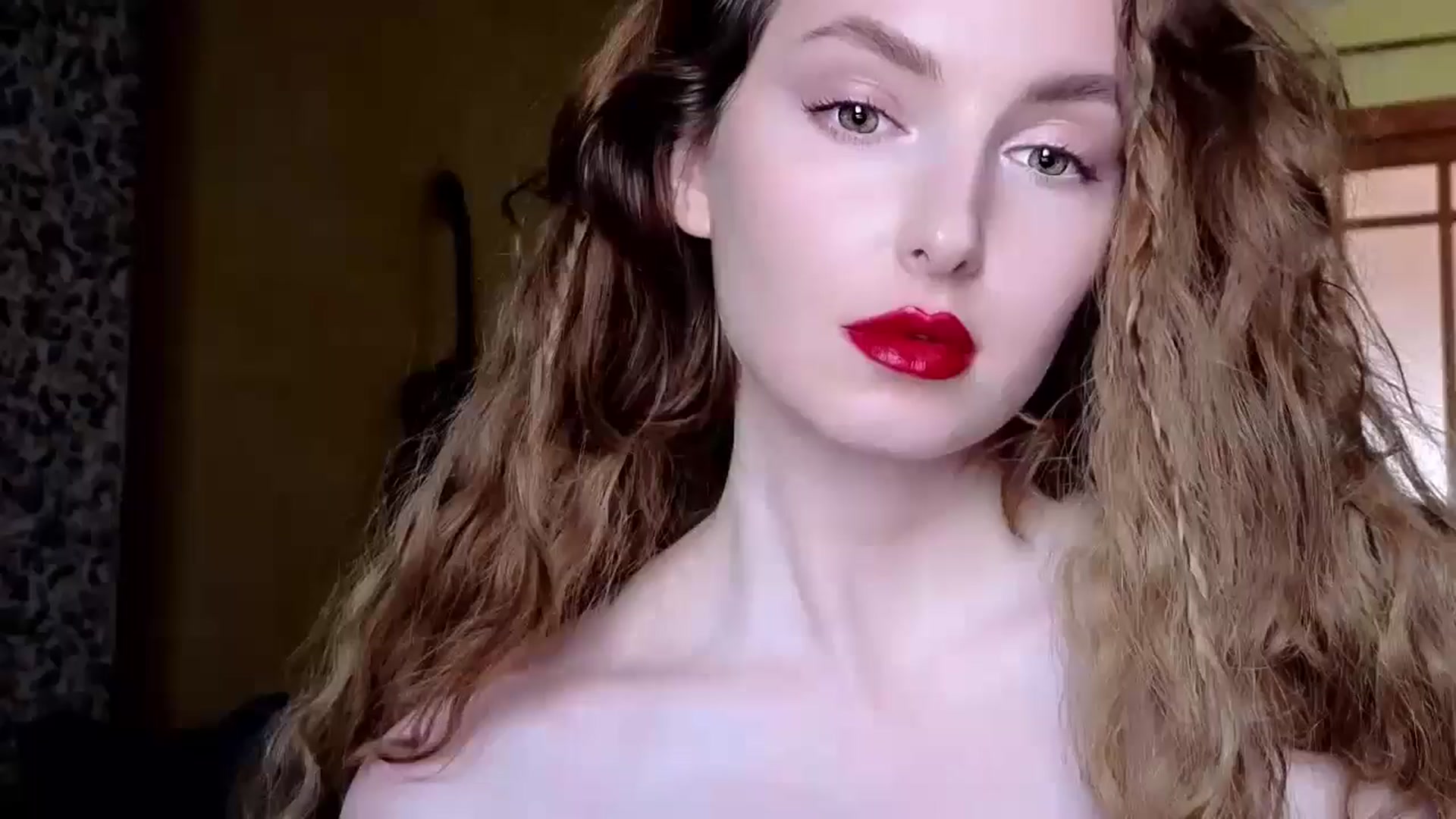 Gallery image thumbnail from Red_Lips_Girl's myfreecams stream on, 08/18/2024, 17:23 image 14 of 20