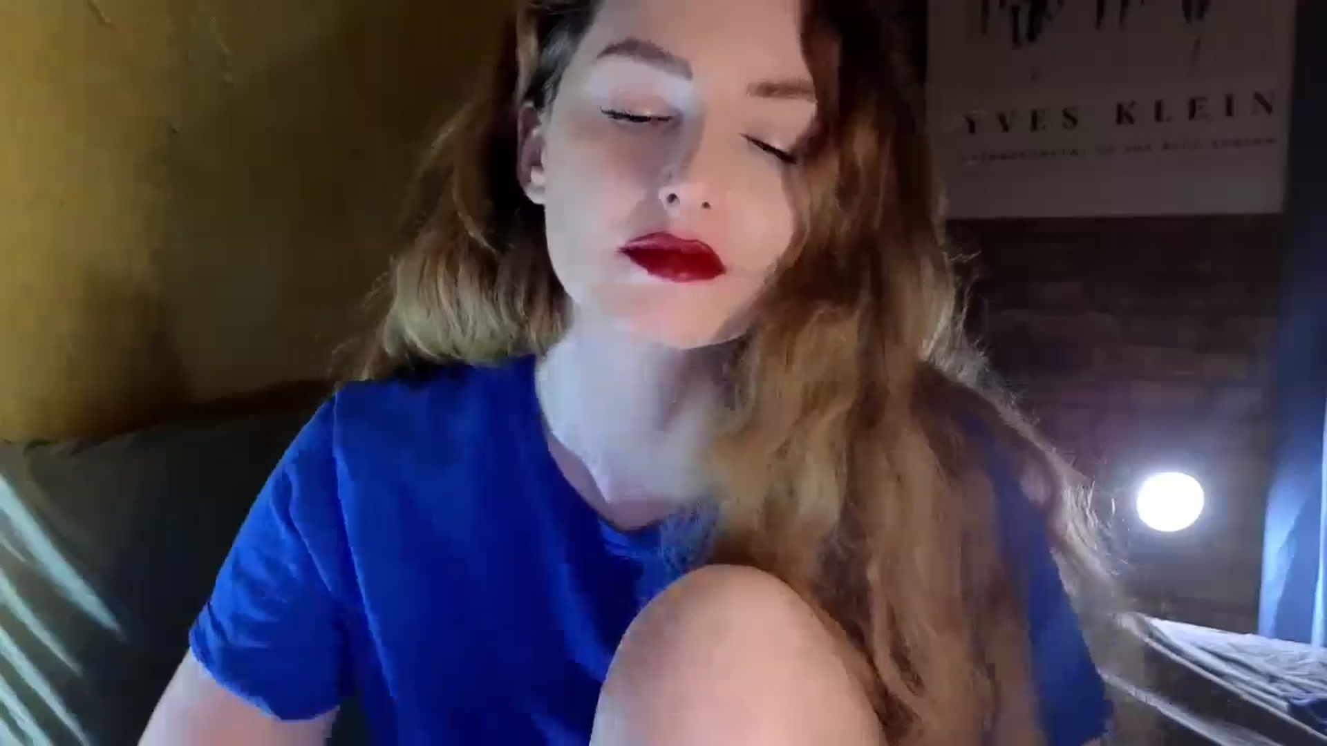 Gallery image thumbnail from Red_Lips_Girl's myfreecams stream on, 08/26/2024, 24:31 image 13 of 20