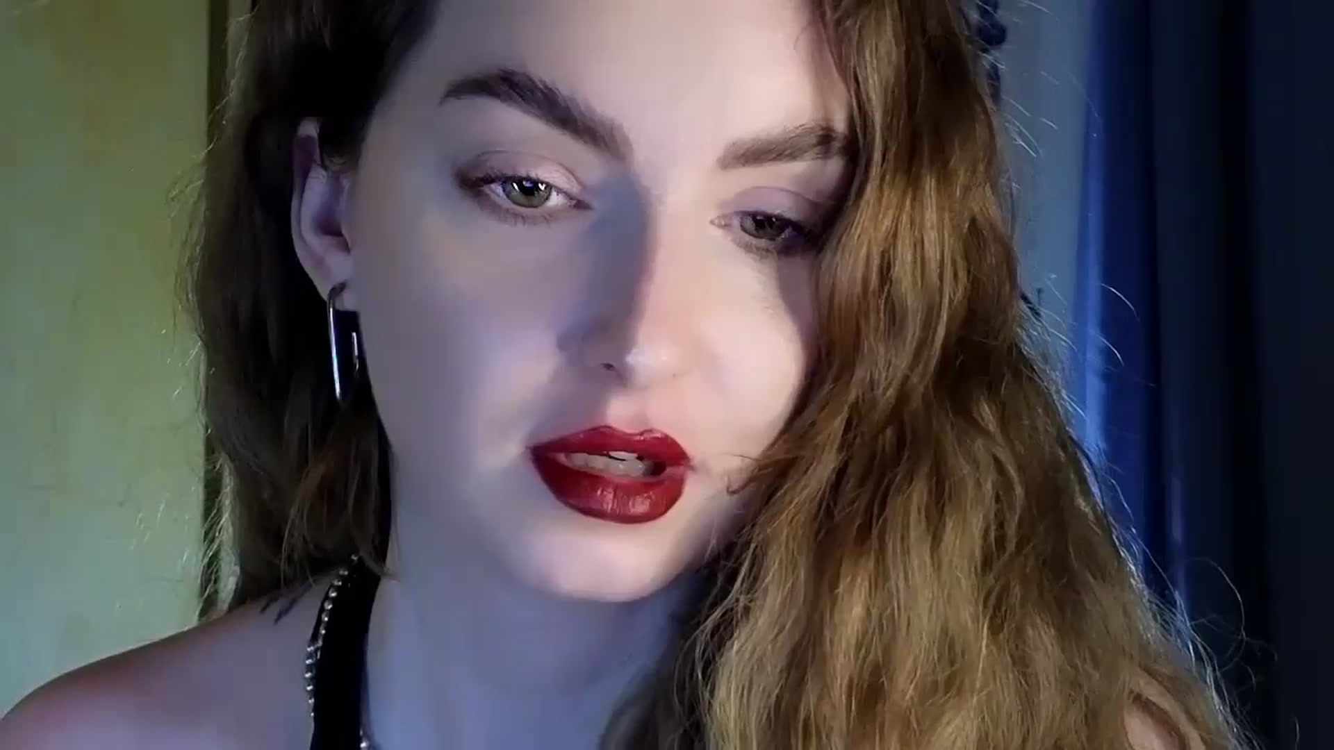 Gallery image thumbnail from Red_Lips_Girl's myfreecams stream on, 08/29/2024, 23:35 image 3 of 20