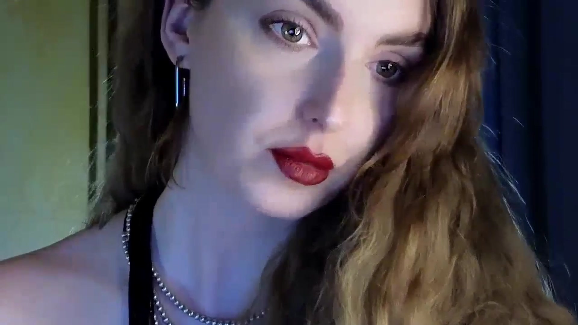 Gallery image thumbnail from Red_Lips_Girl's myfreecams stream on, 08/29/2024, 23:35 image 2 of 20