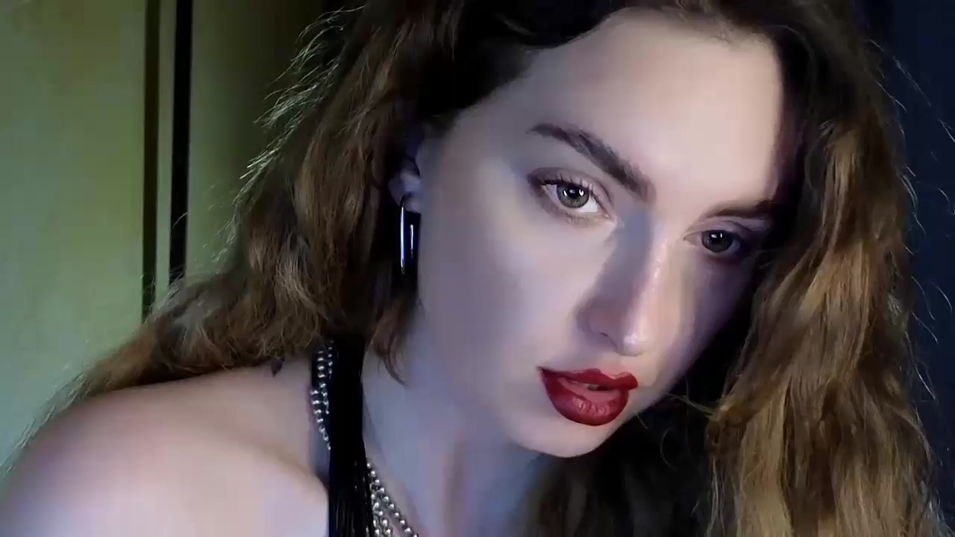 Gallery image thumbnail from Red_Lips_Girl's myfreecams stream on, 08/29/2024, 23:35 image 4 of 20