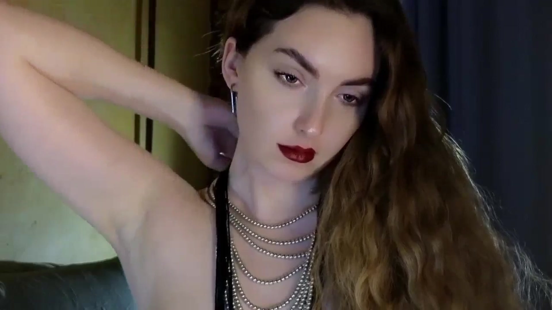 Gallery image thumbnail from Red_Lips_Girl's myfreecams stream on, 08/29/2024, 23:35 image 7 of 20