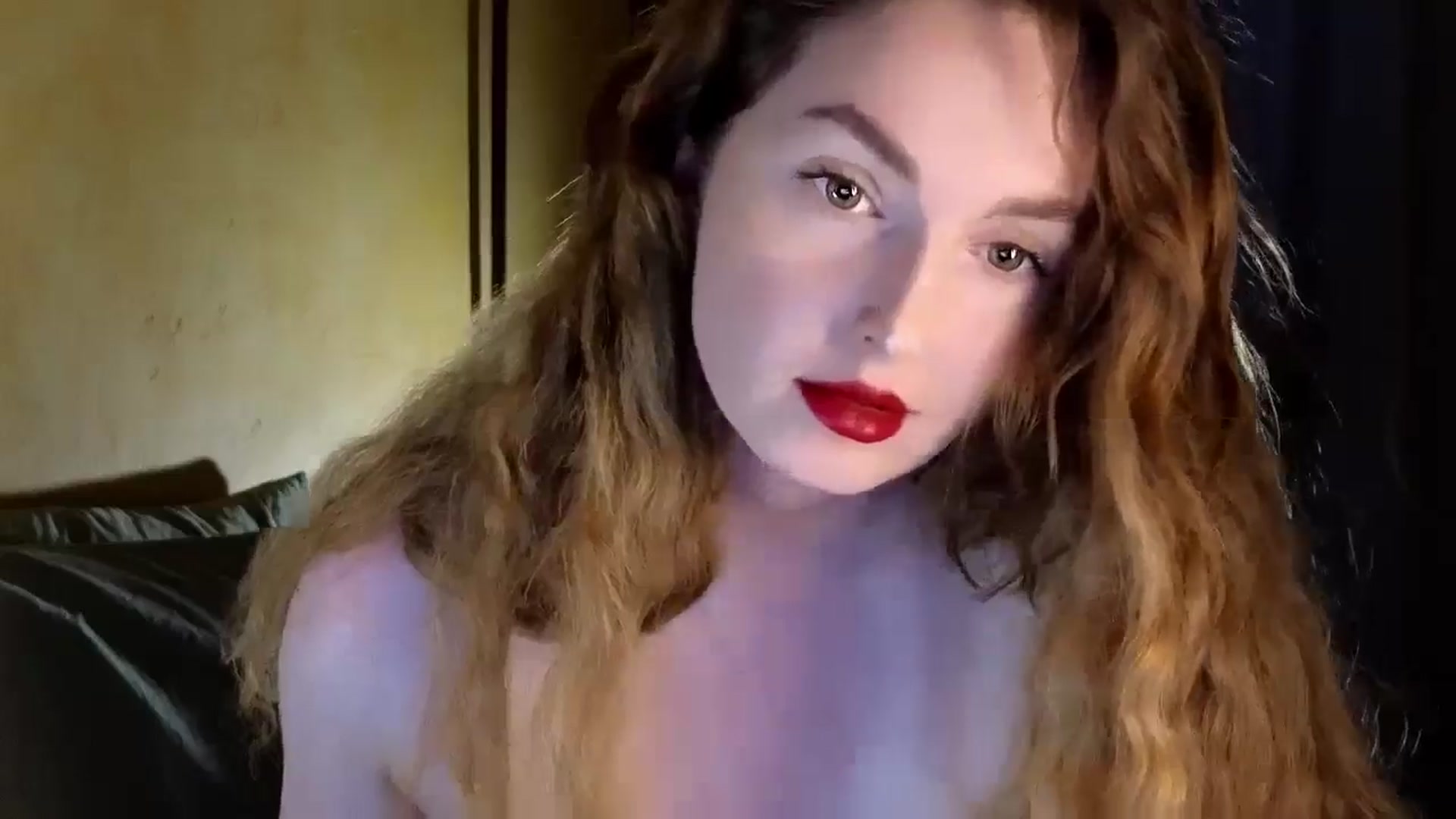 Gallery image thumbnail from Red_Lips_Girl's myfreecams stream on, 09/04/2024, 19:26 image 7 of 20