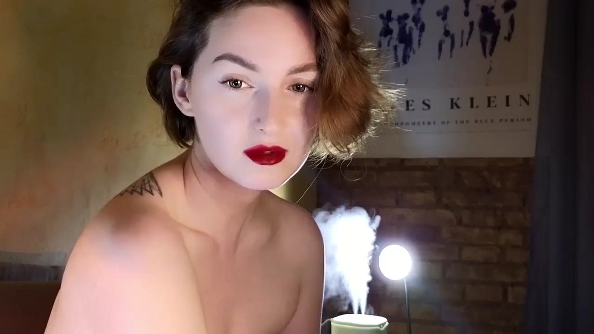 Gallery image thumbnail from Red_Lips_Girl's myfreecams stream on, 09/19/2024, 18:02 image 11 of 20
