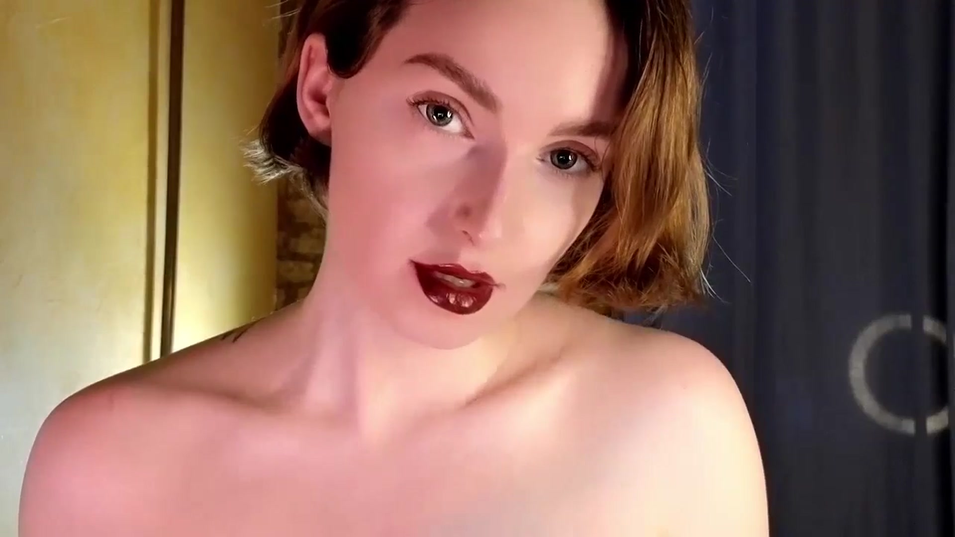 Gallery image thumbnail from Red_Lips_Girl's myfreecams stream on, 09/19/2024, 22:13 image 9 of 20