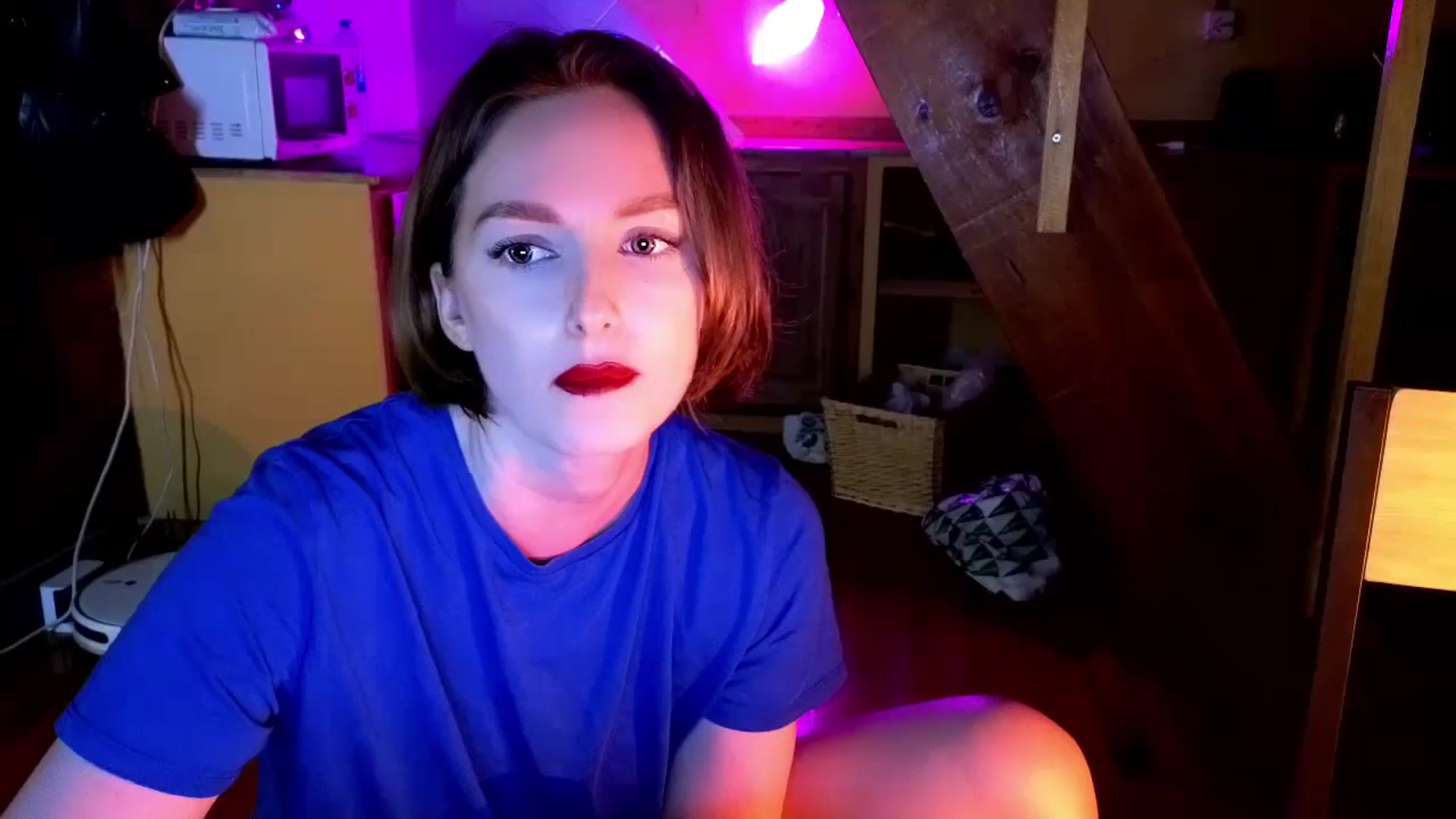 Gallery image thumbnail from Red_Lips_Girl's myfreecams stream on, 09/30/2024, 24:32 image 4 of 20