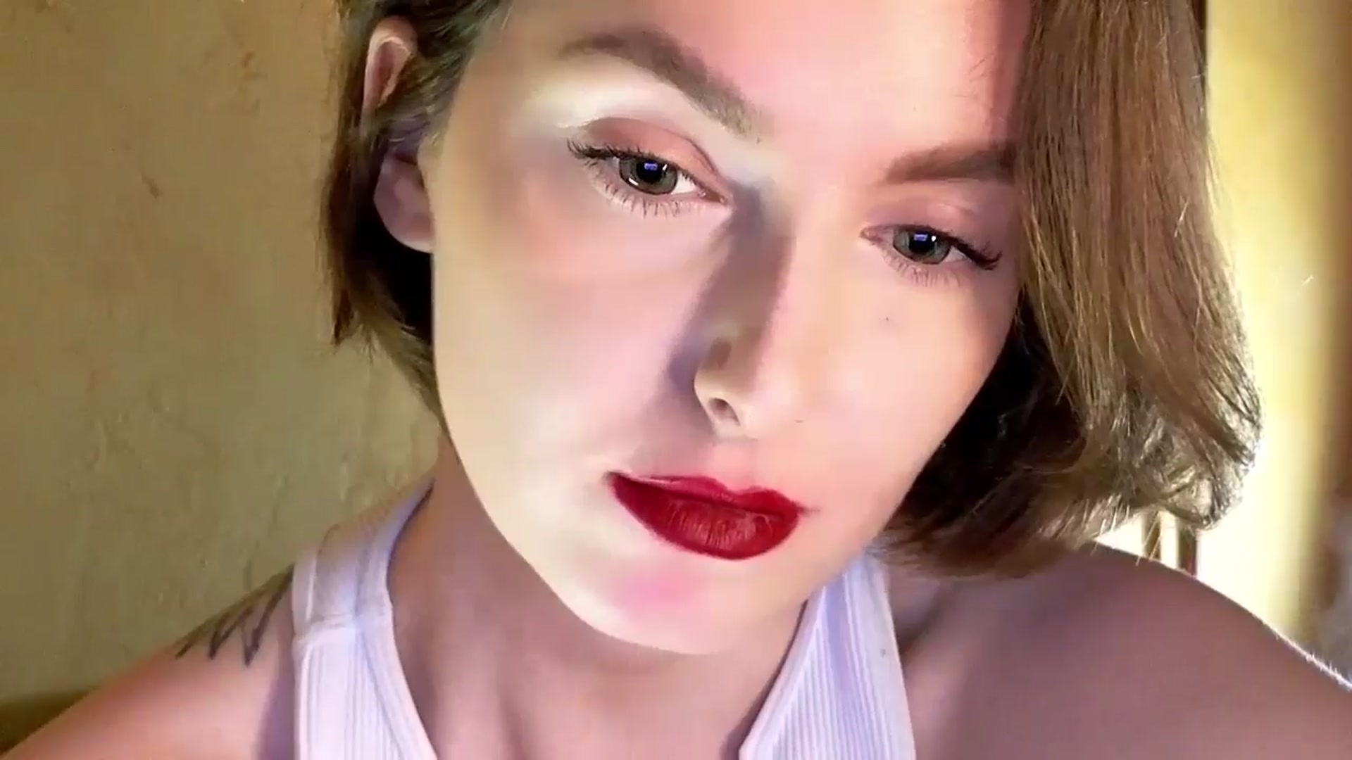 Gallery image thumbnail from Red_Lips_Girl's myfreecams stream on, 09/30/2024, 23:56 image 3 of 20