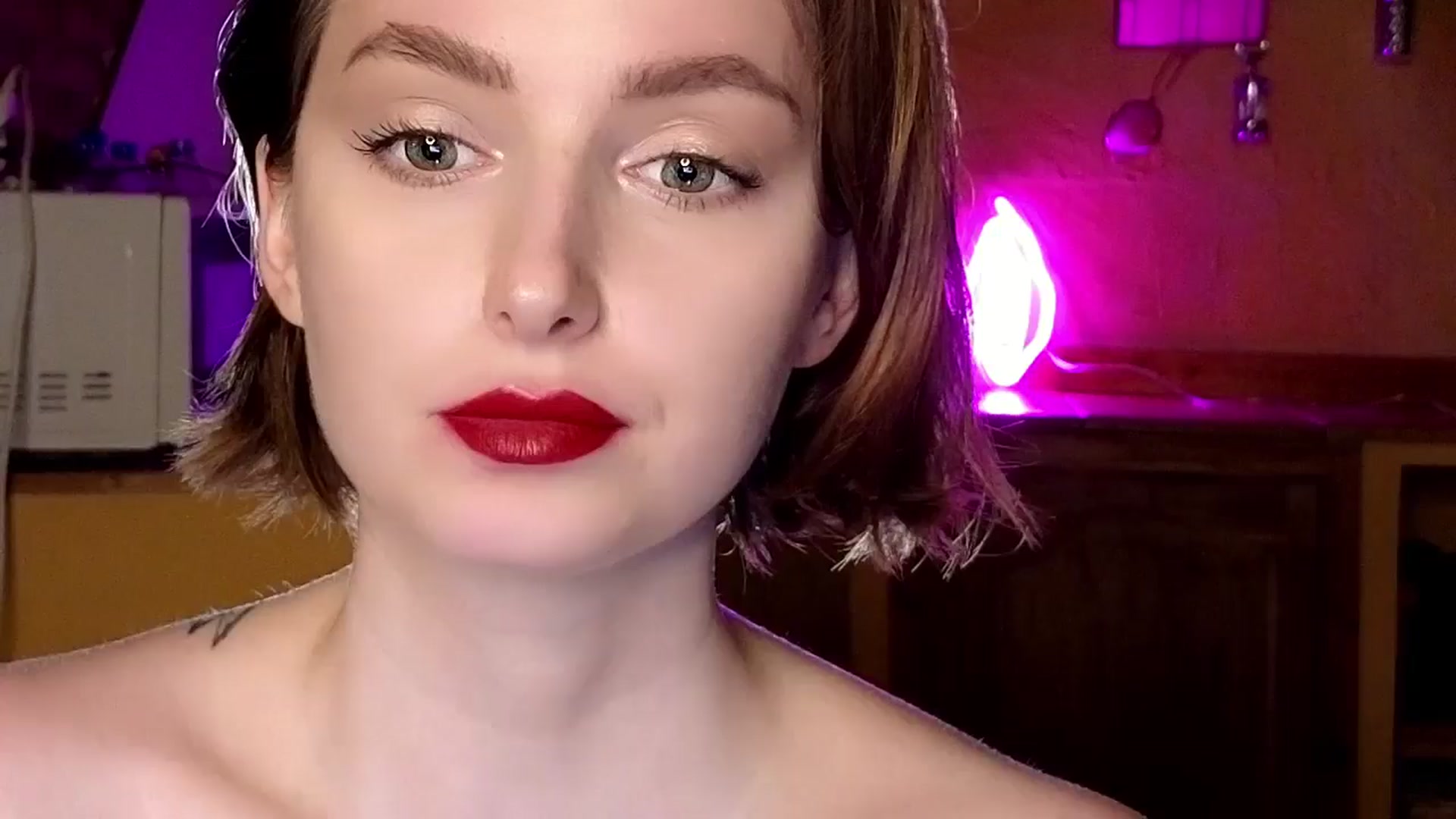 Gallery image thumbnail from Red_Lips_Girl's myfreecams stream on, 10/14/2024, 23:46 image 1 of 20
