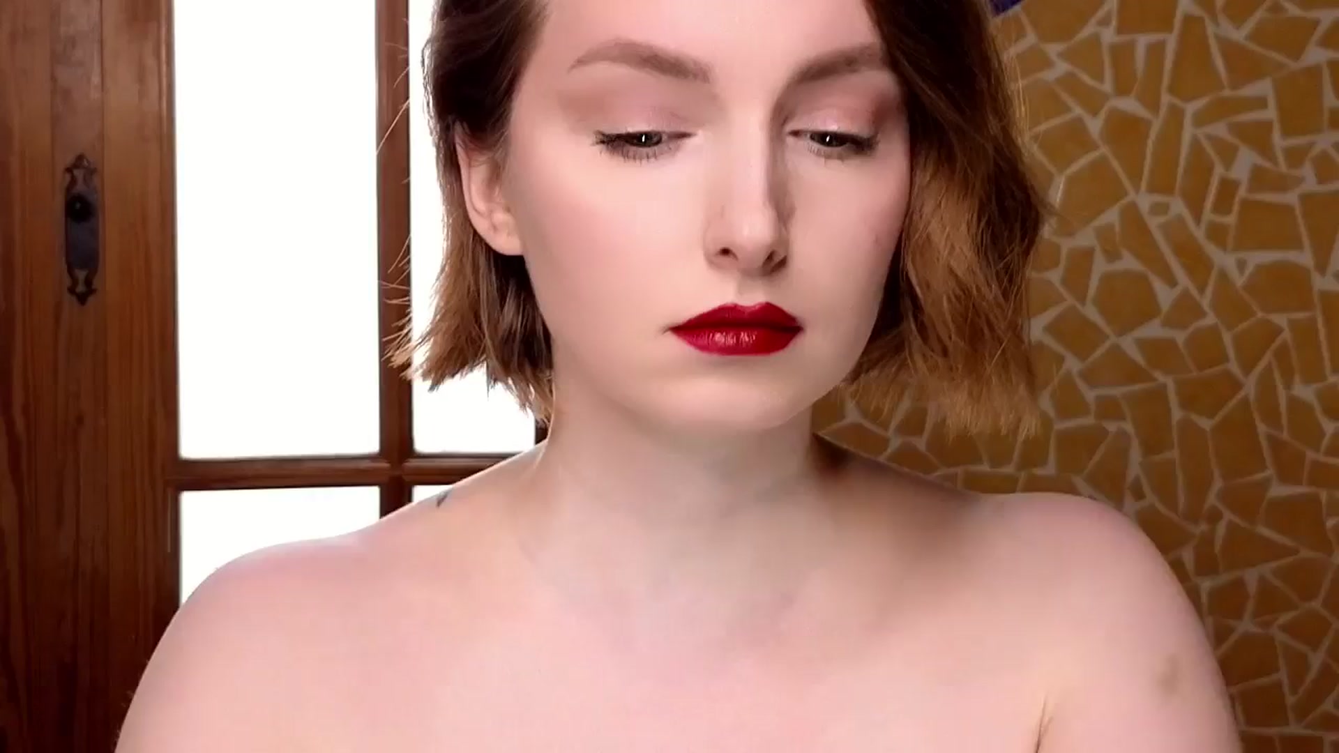 Gallery image thumbnail from Red_Lips_Girl's myfreecams stream on, 10/21/2024, 17:08 image 15 of 20