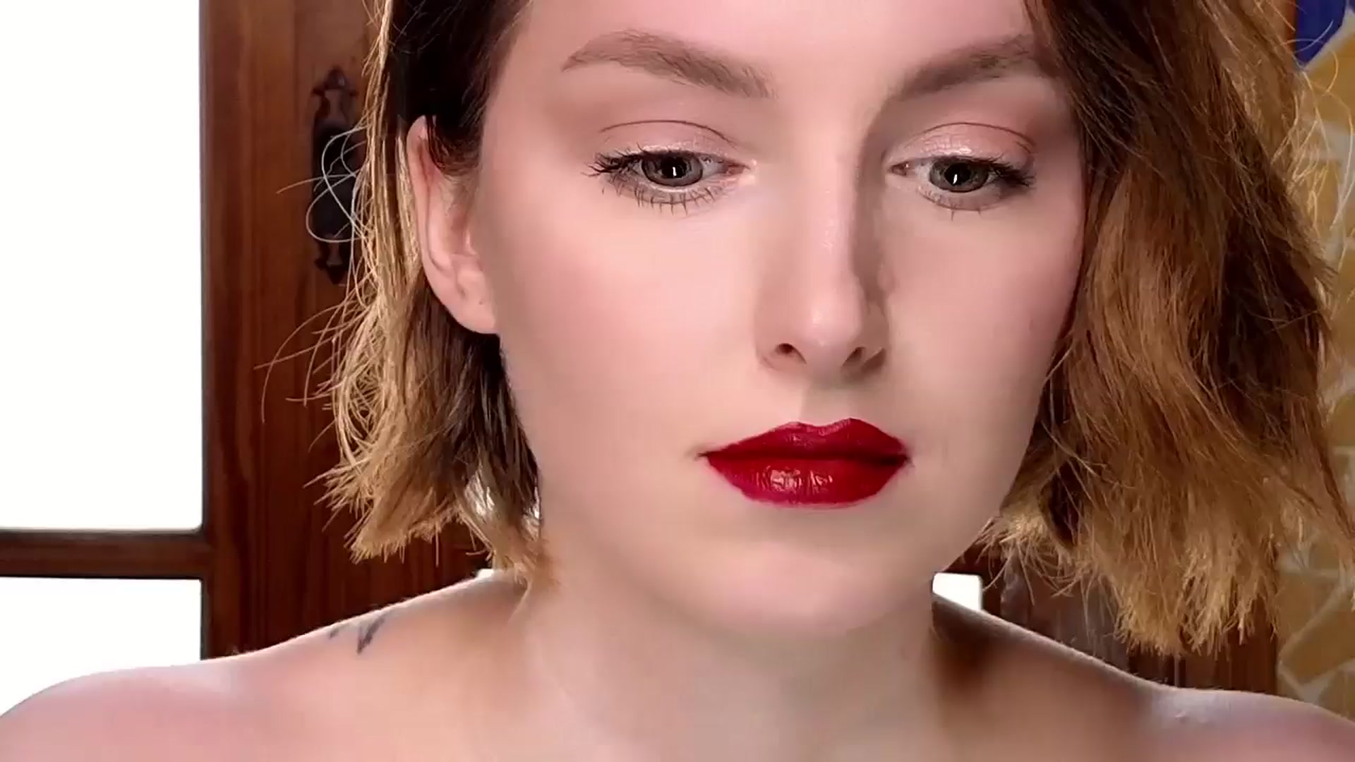 Gallery image thumbnail from Red_Lips_Girl's myfreecams stream on, 10/21/2024, 17:08 image 12 of 20