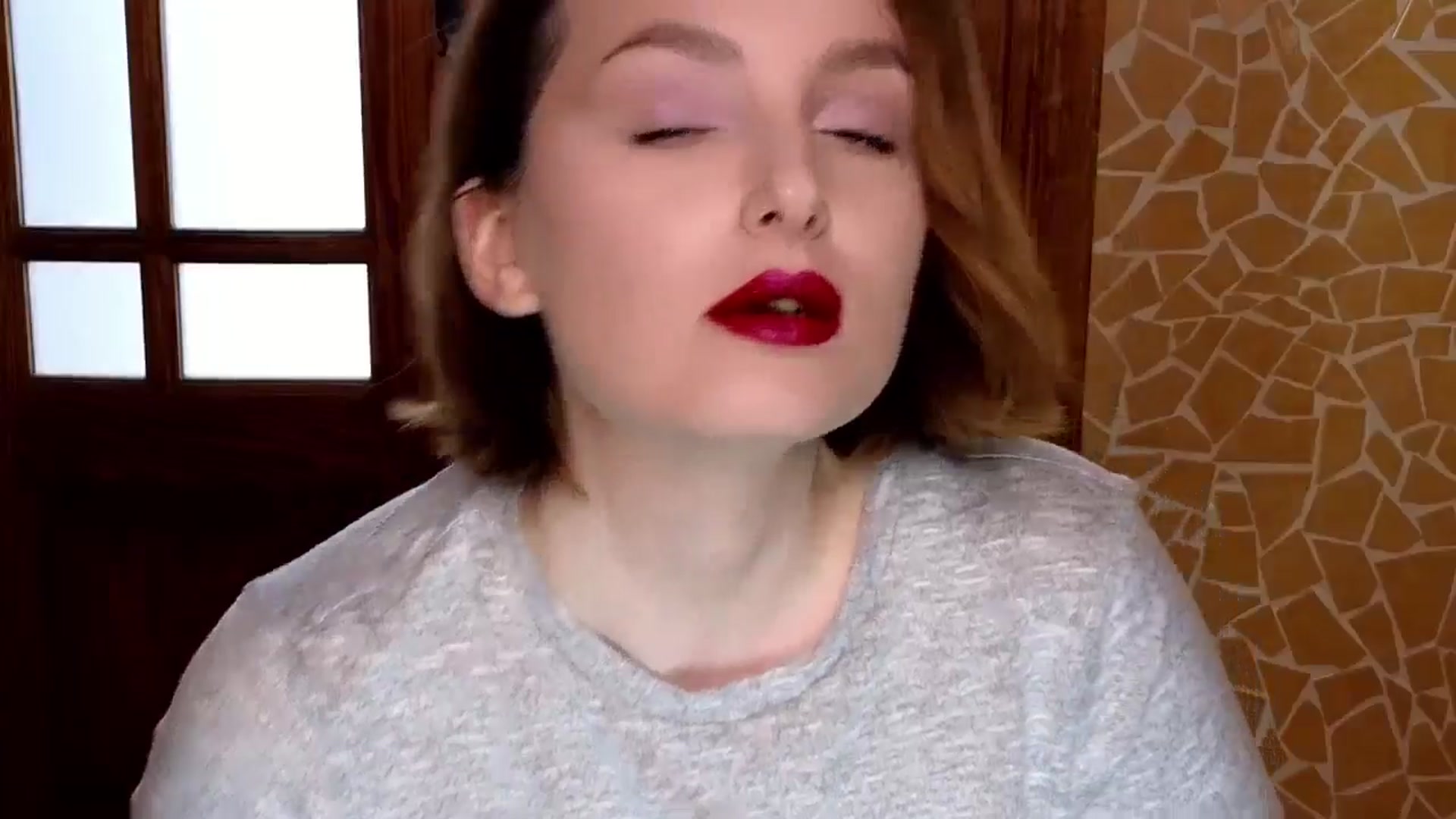 Gallery image thumbnail from Red_Lips_Girl's myfreecams stream on, 10/22/2024, 16:18 image 3 of 20