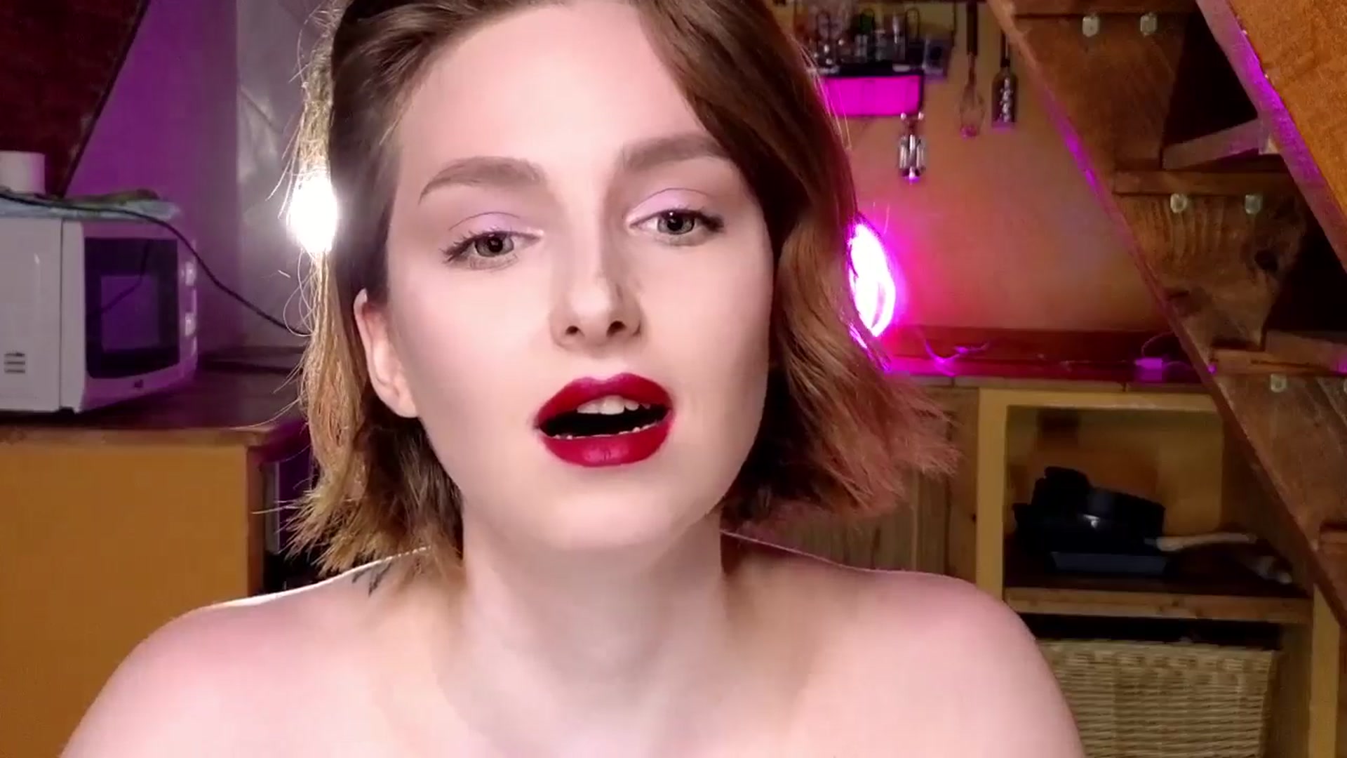 Gallery image thumbnail from Red_Lips_Girl's myfreecams stream on, 10/22/2024, 19:19 image 20 of 20