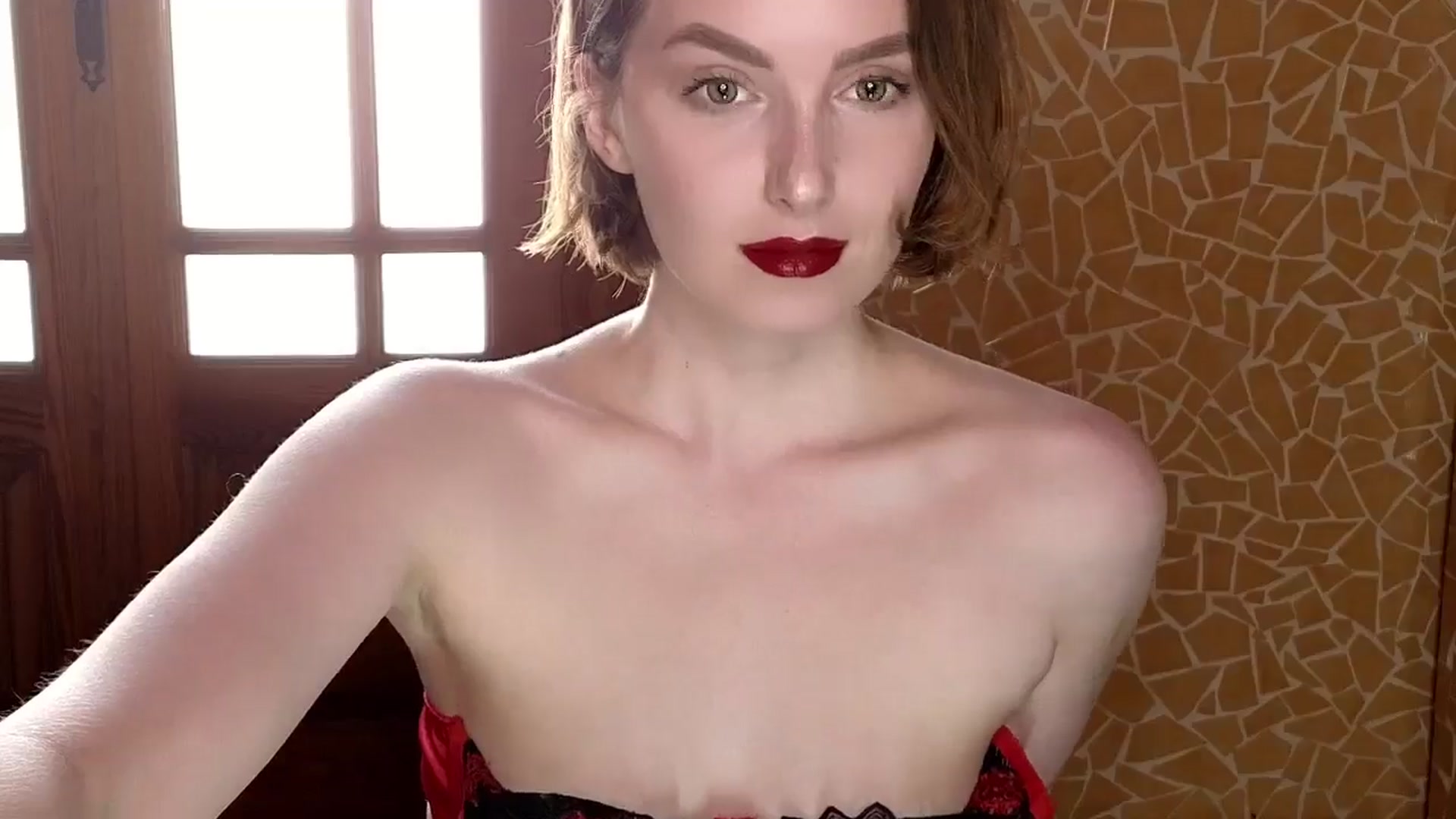 Gallery image thumbnail from Red_Lips_Girl's myfreecams stream on, 10/24/2024, 15:24 image 6 of 20