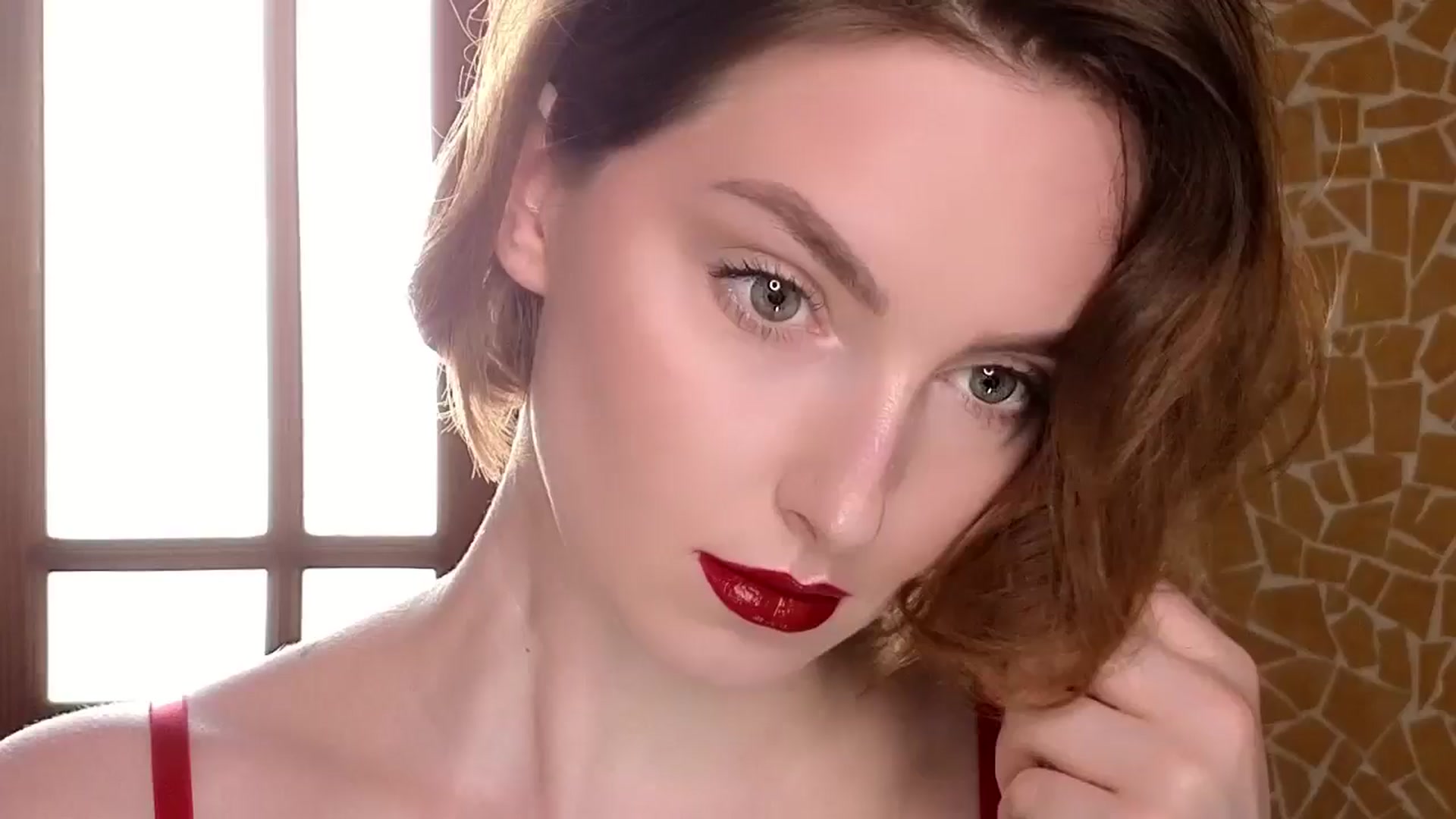 Gallery image thumbnail from Red_Lips_Girl's myfreecams stream on, 10/24/2024, 15:24 image 1 of 20