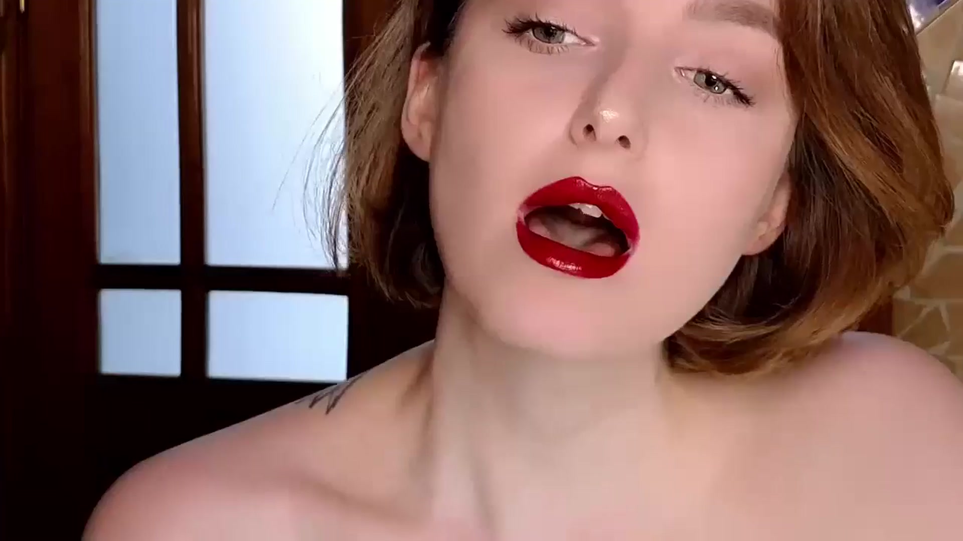 Gallery image thumbnail from Red_Lips_Girl's myfreecams stream on, 10/24/2024, 17:09 image 3 of 20