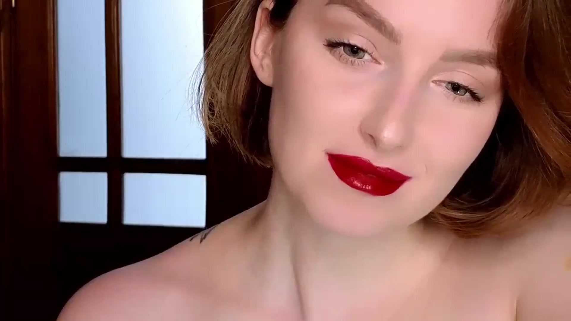Gallery image thumbnail from Red_Lips_Girl's myfreecams stream on, 10/24/2024, 17:09 image 4 of 20