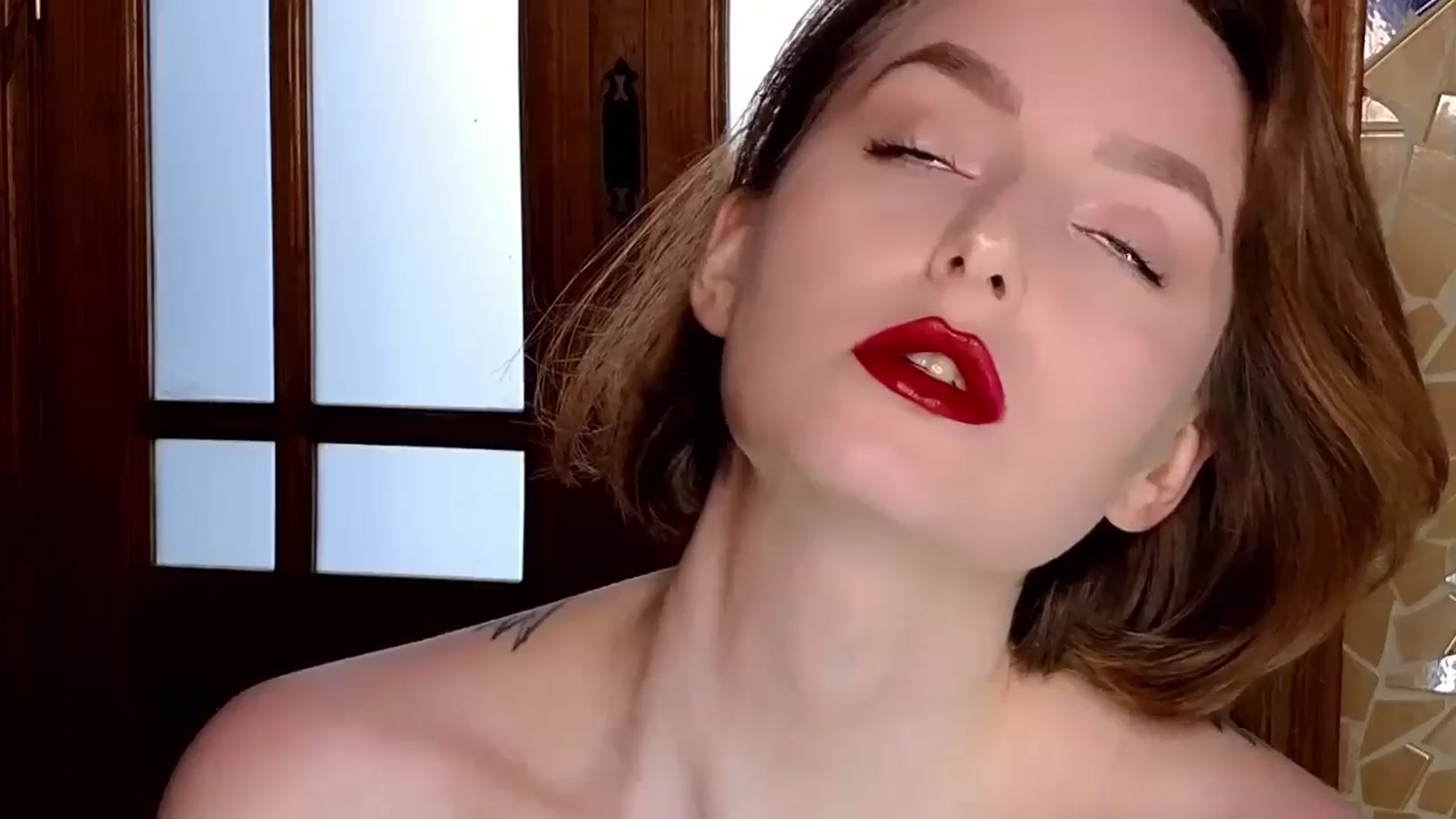Gallery image thumbnail from Red_Lips_Girl's myfreecams stream on, 10/24/2024, 17:09 image 2 of 20