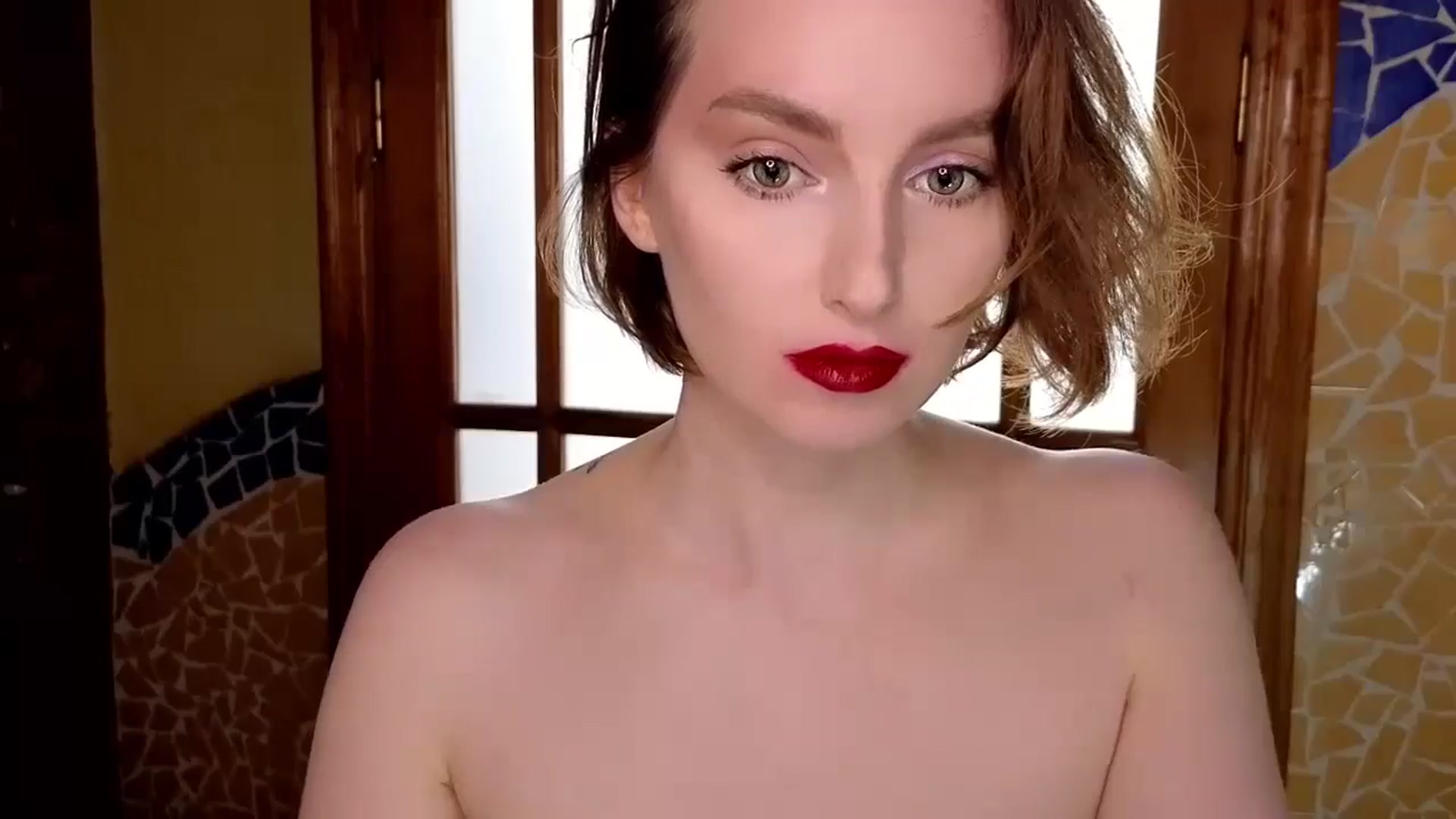 Gallery image thumbnail from Red_Lips_Girl's myfreecams stream on, 10/30/2024, 16:15 image 18 of 20