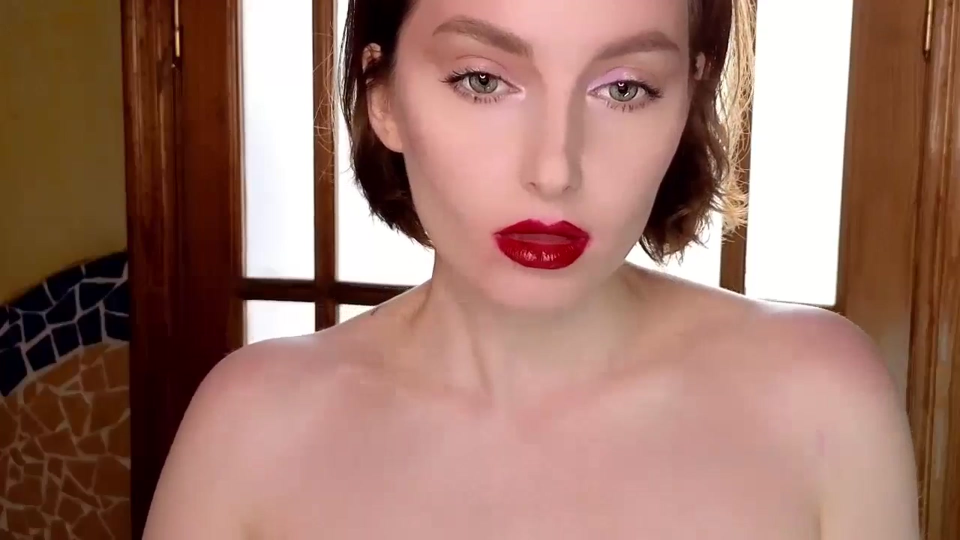 Gallery image thumbnail from Red_Lips_Girl's myfreecams stream on, 10/30/2024, 16:15 image 10 of 20