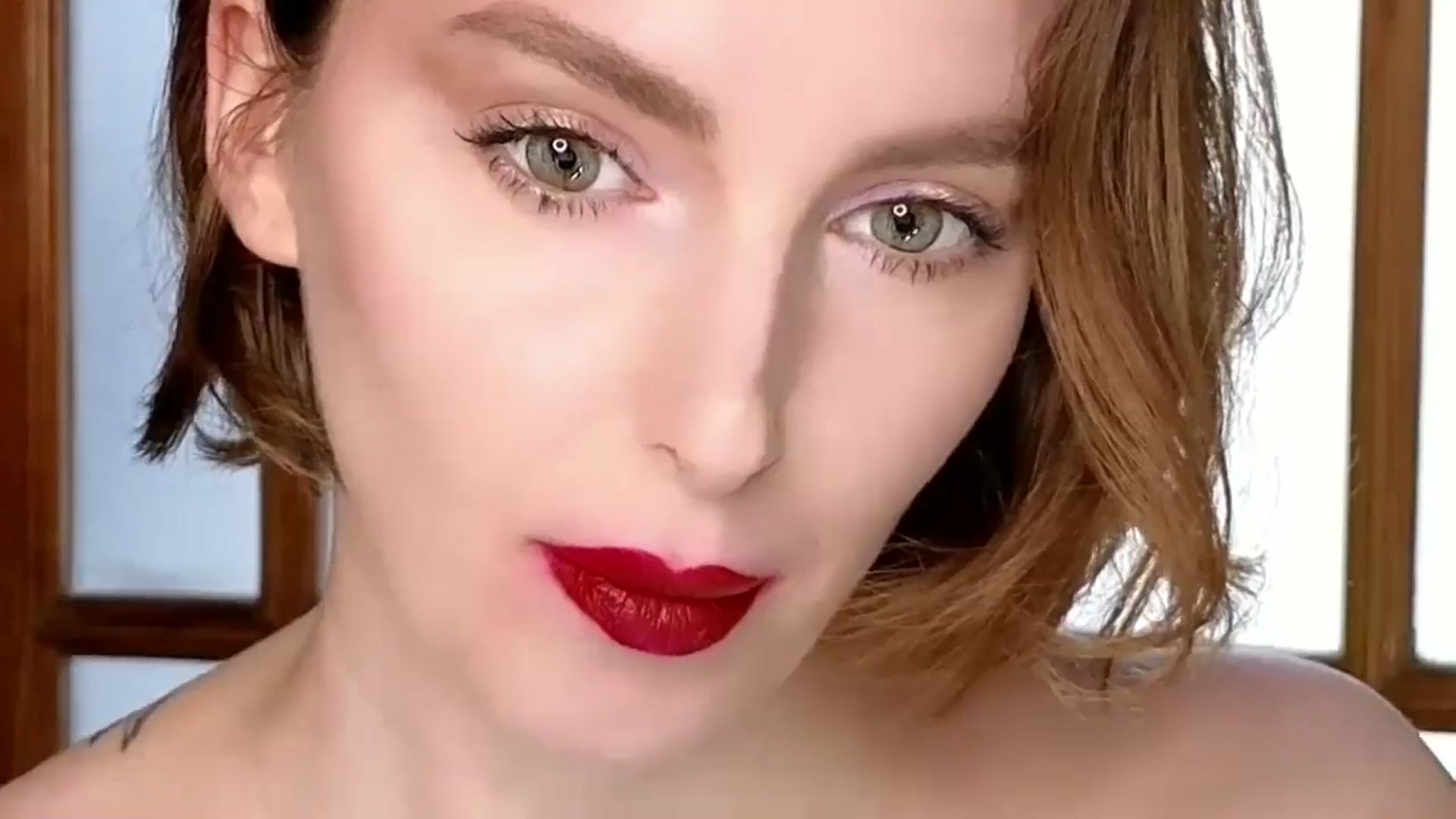 Gallery image thumbnail from Red_Lips_Girl's myfreecams stream on, 10/30/2024, 17:07 image 2 of 20