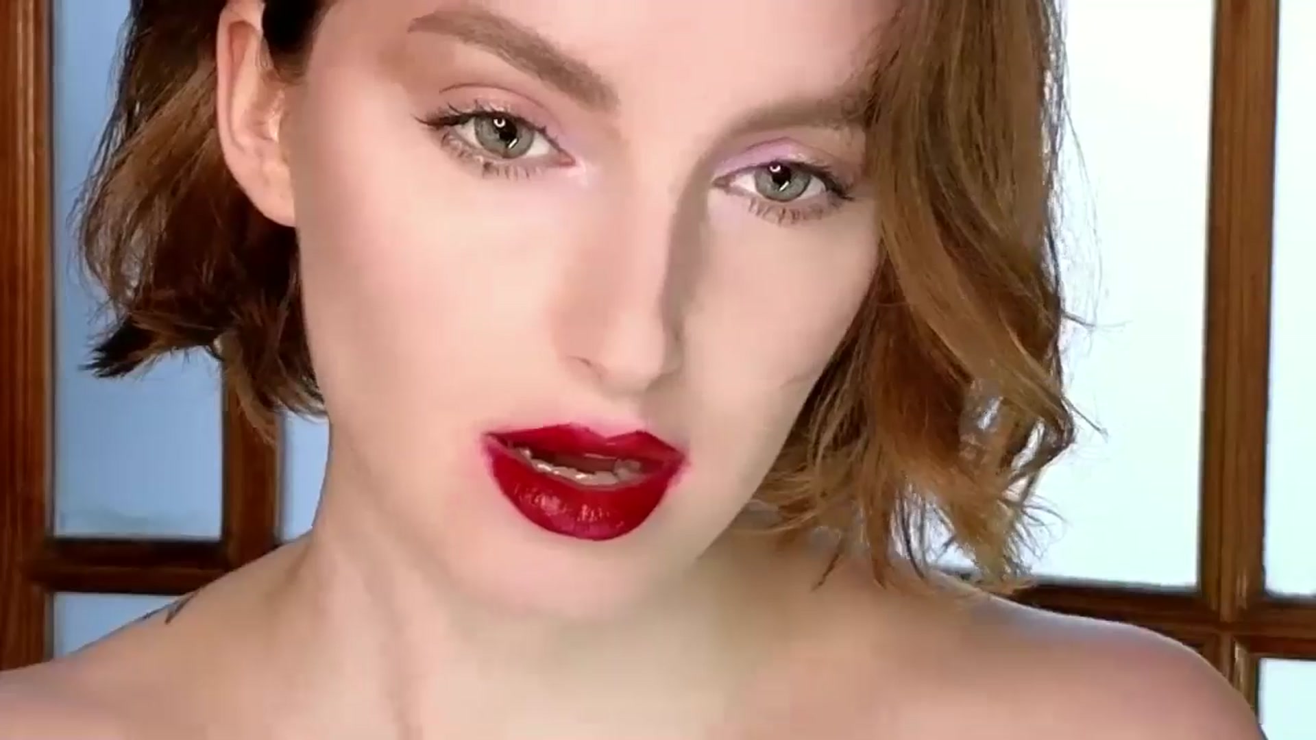 Gallery image thumbnail from Red_Lips_Girl's myfreecams stream on, 10/30/2024, 17:07 image 7 of 20